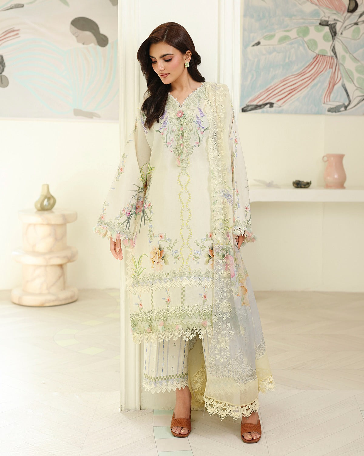 ROHEENAZ PETALS IN PRINI RUNSS260901