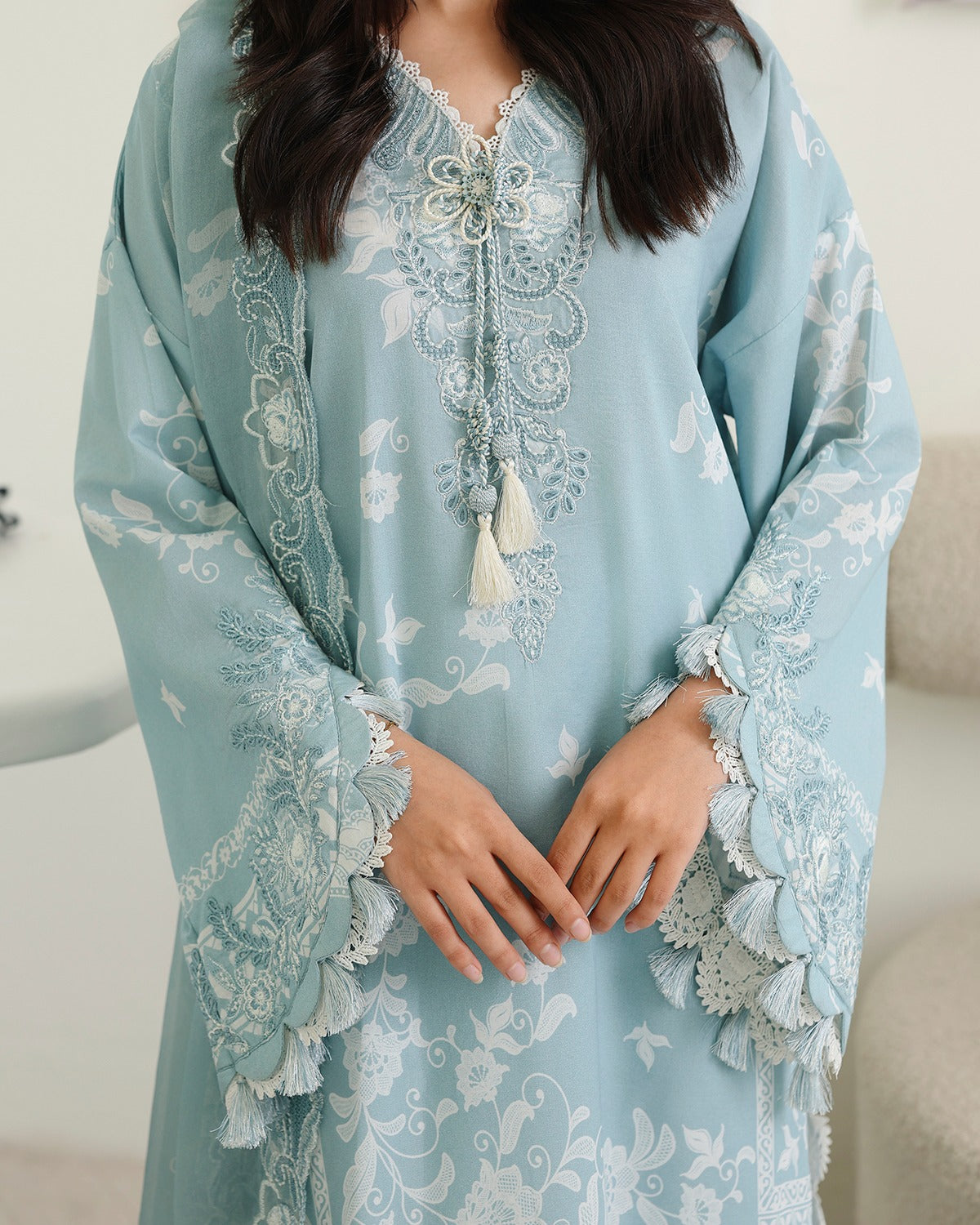 ROHEENAZ PETALS IN PRINI RUNSS260905