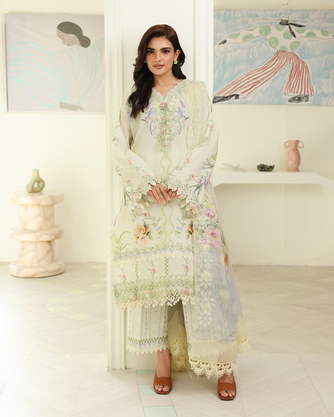 ROHEENAZ PETALS IN PRINI RUNSS260901