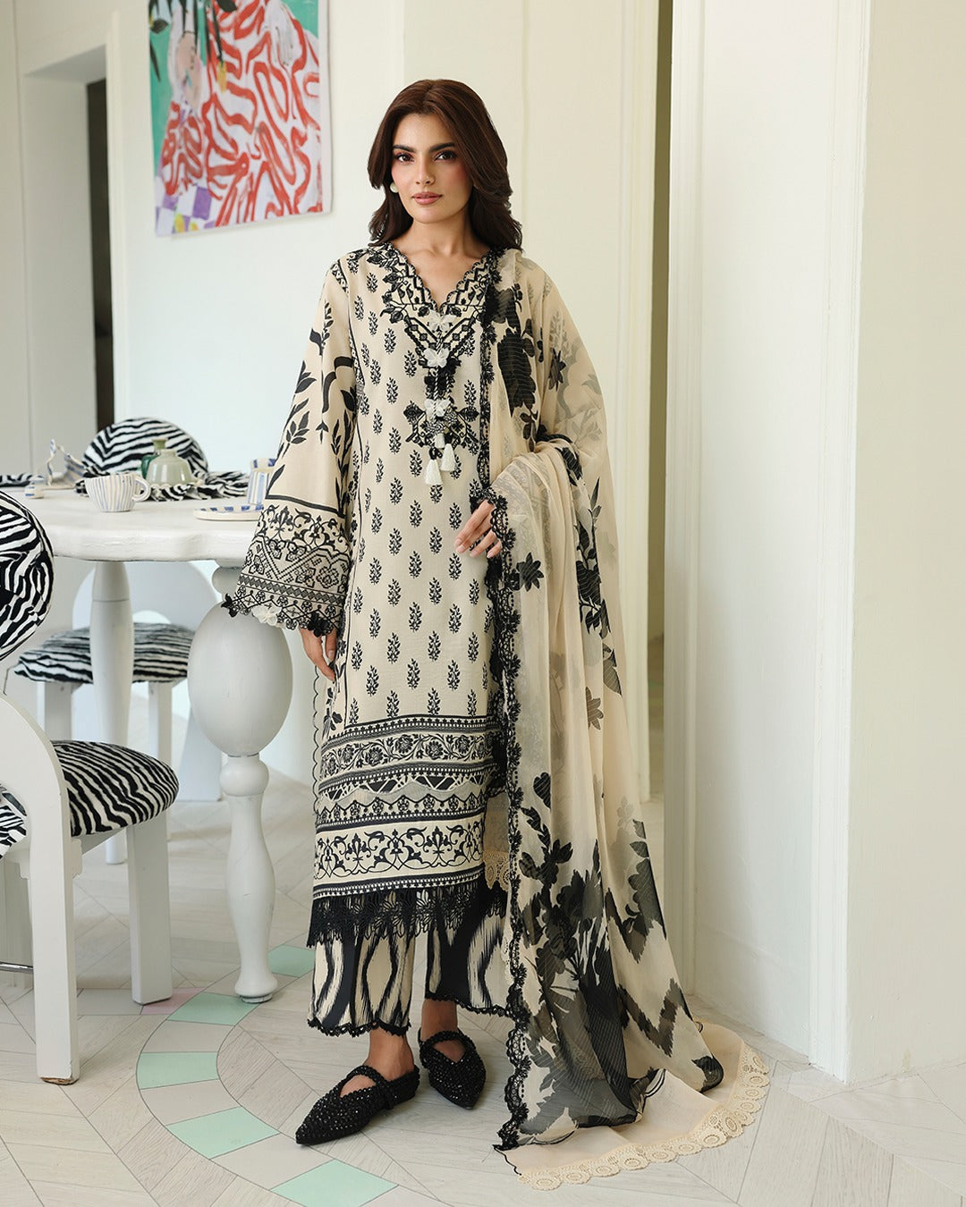 ROHEENAZ PETALS IN PRINI RUNSS260903