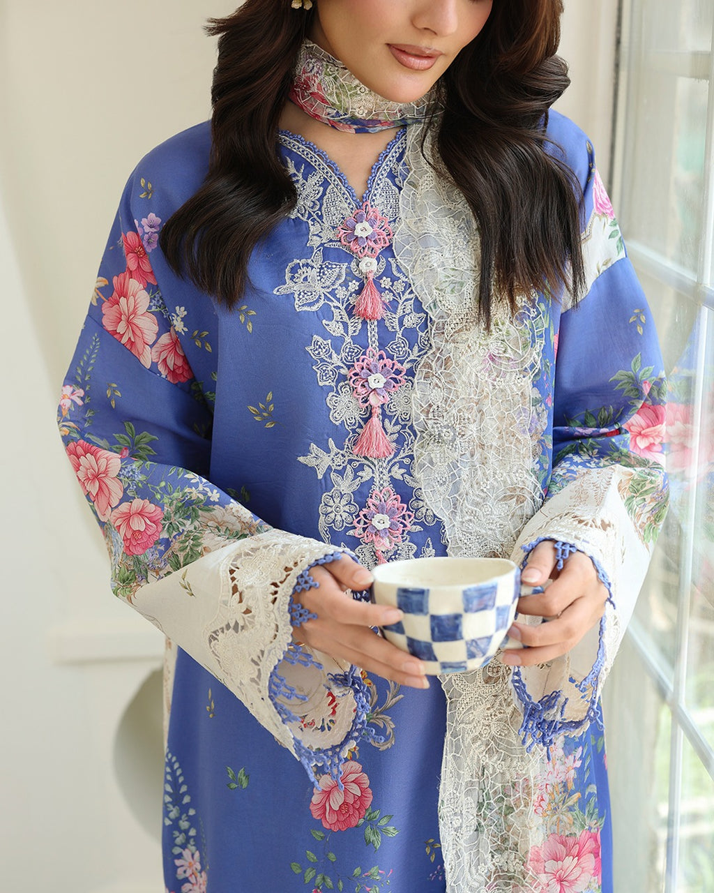 ROHEENAZ PETALS IN PRINI RUNSS260910