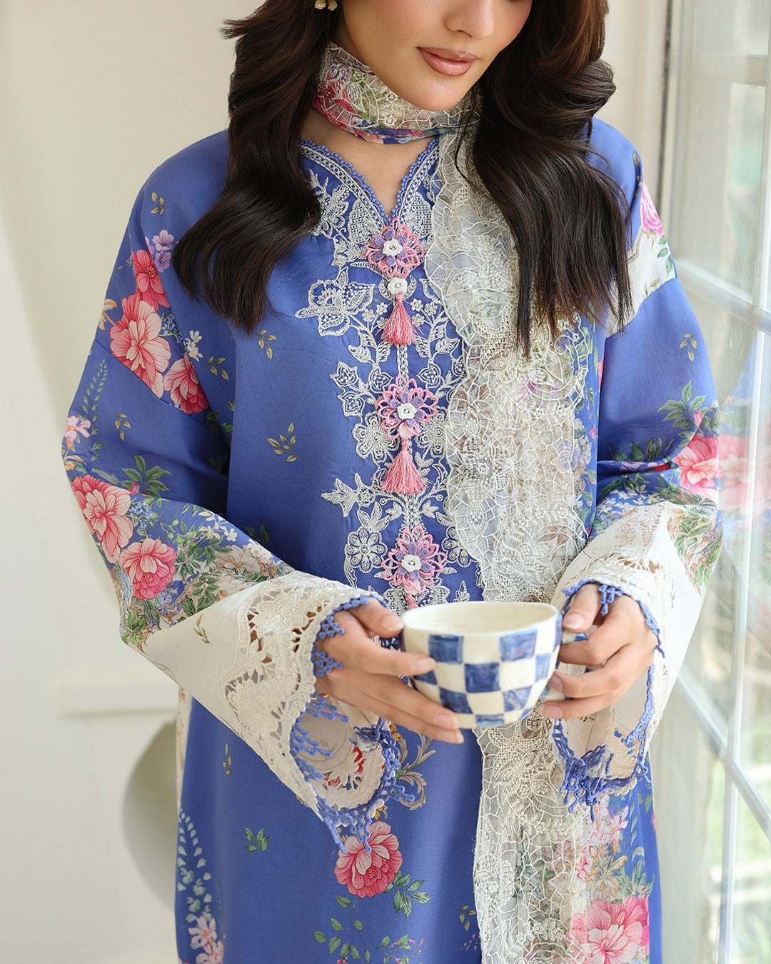 ROHEENAZ PETALS IN PRINI RUNSS260910