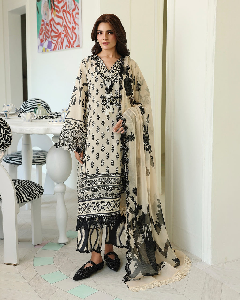 ROHEENAZ PETALS IN PRINI RUNSS260903