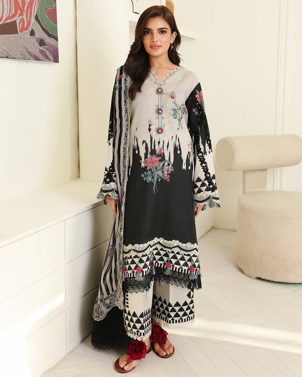 ROHEENAZ PETALS IN PRINI RUNSS260904