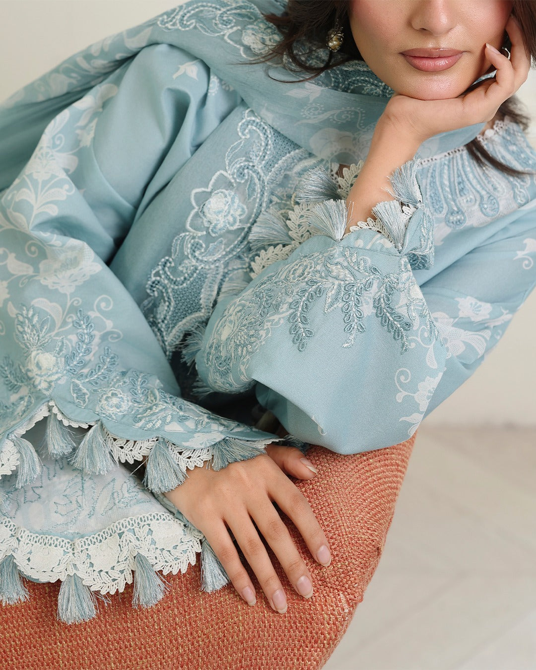 ROHEENAZ PETALS IN PRINI RUNSS260905