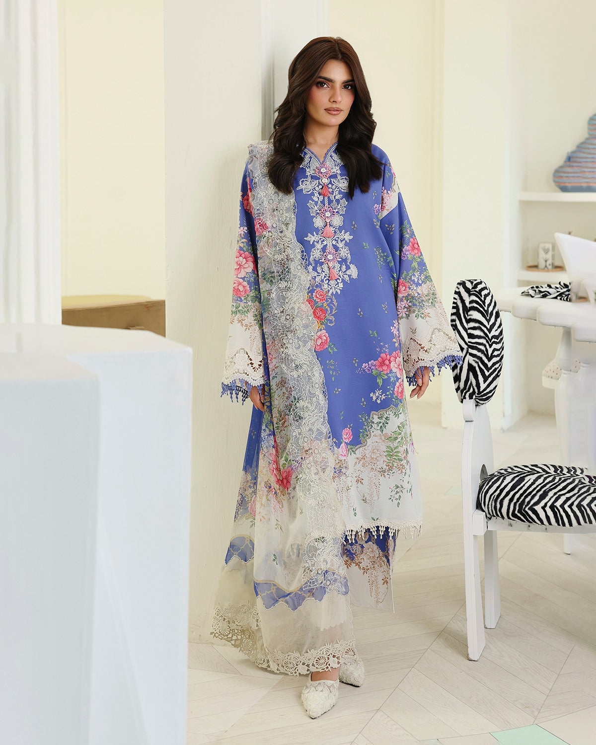 ROHEENAZ PETALS IN PRINI RUNSS260910