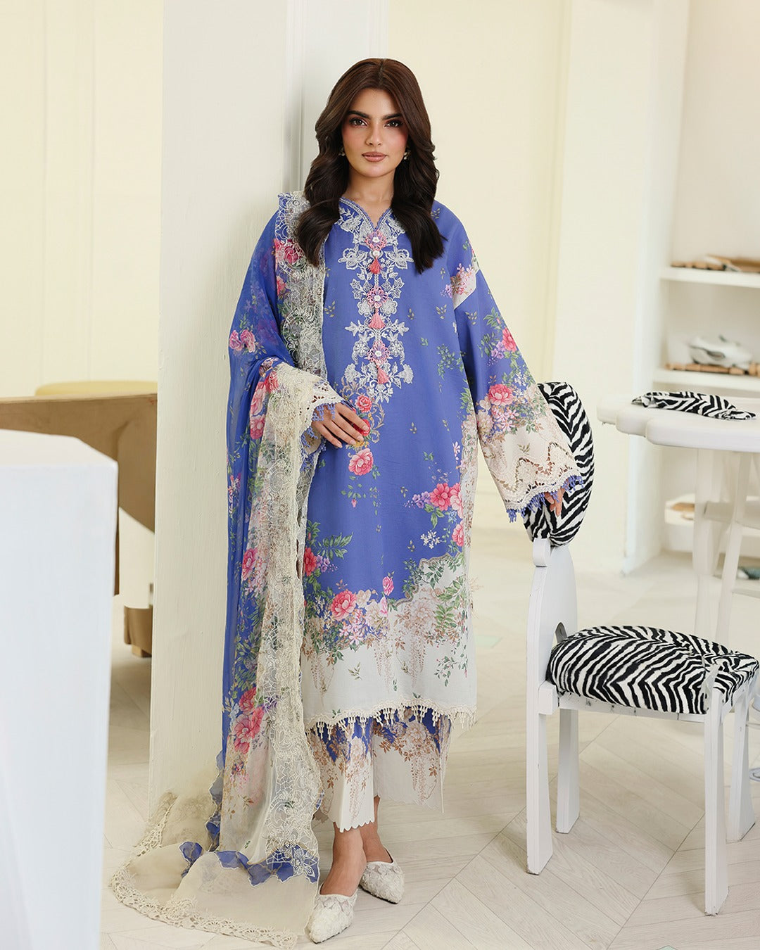 ROHEENAZ PETALS IN PRINI RUNSS260910