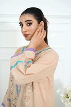 ZAINAB'S CREAM KURTI