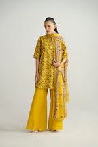 BEYOND EAST PRINTS  WUB164537