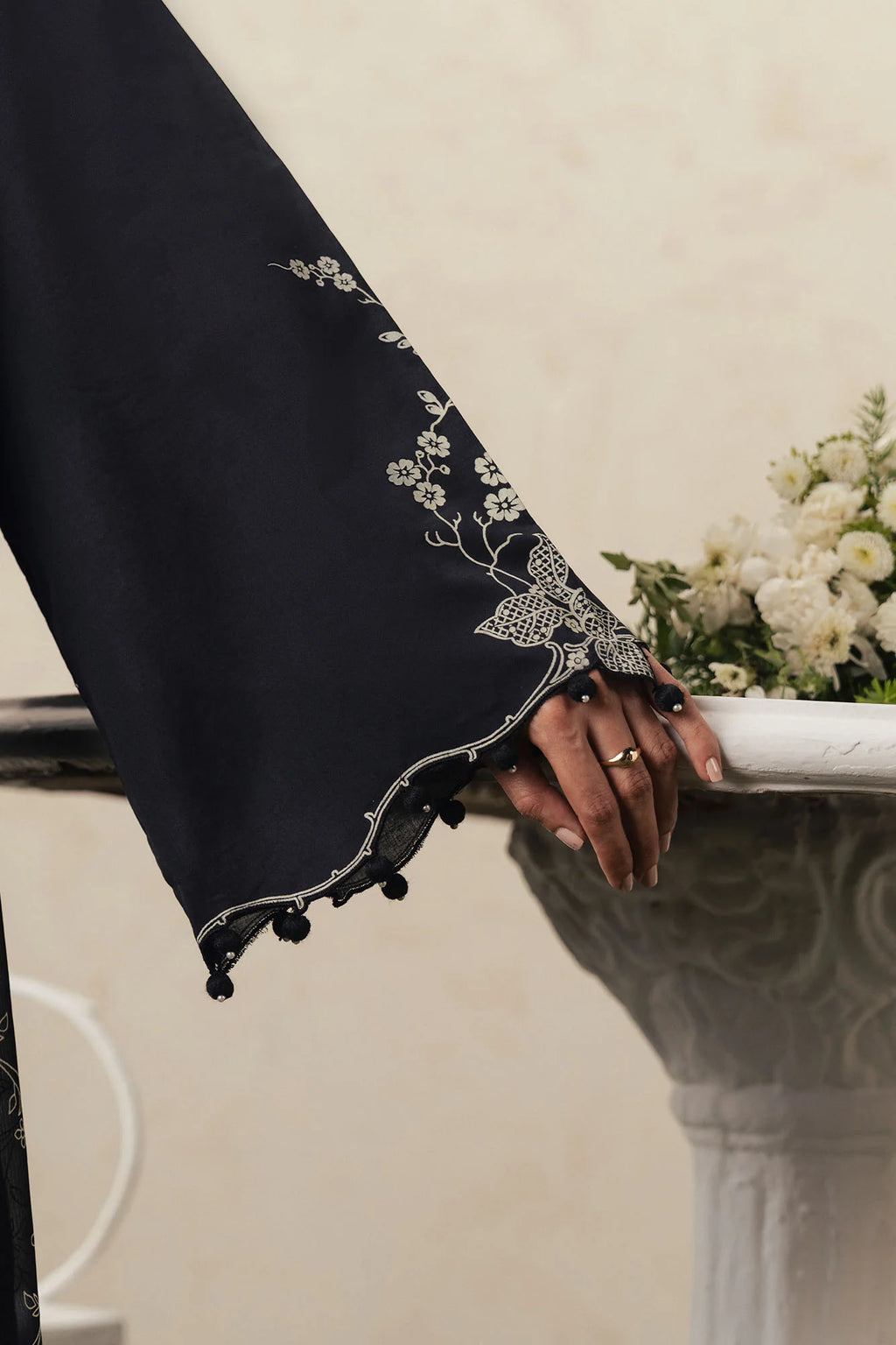CROSS STITCH PREMIUM CAMBRIC EBONY LACE