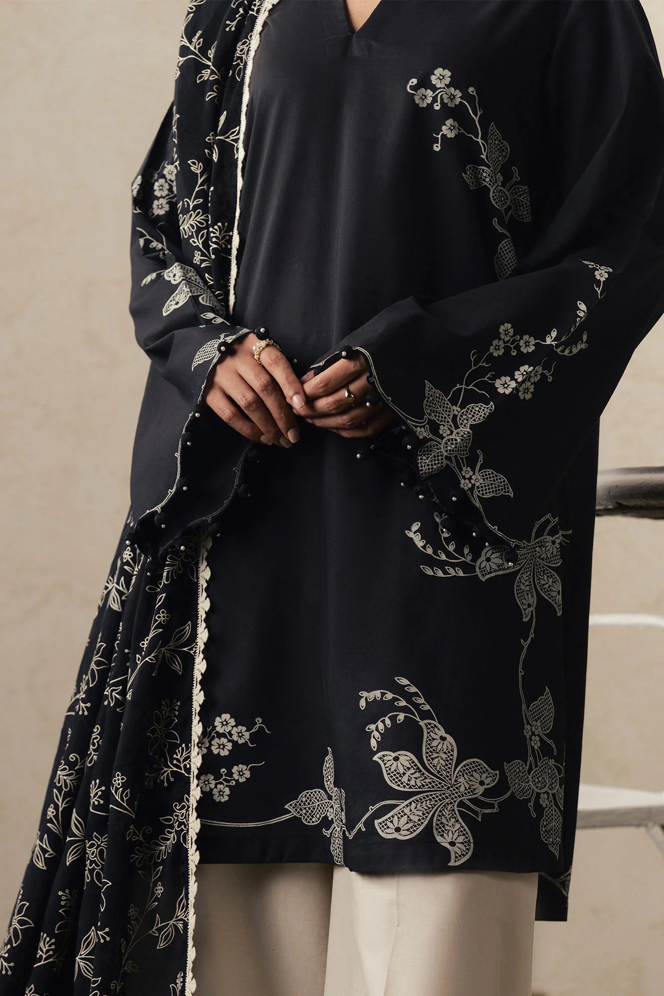 CROSS STITCH PREMIUM CAMBRIC EBONY LACE