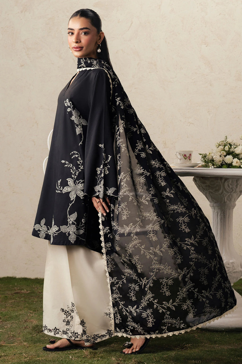 CROSS STITCH PREMIUM CAMBRIC EBONY LACE