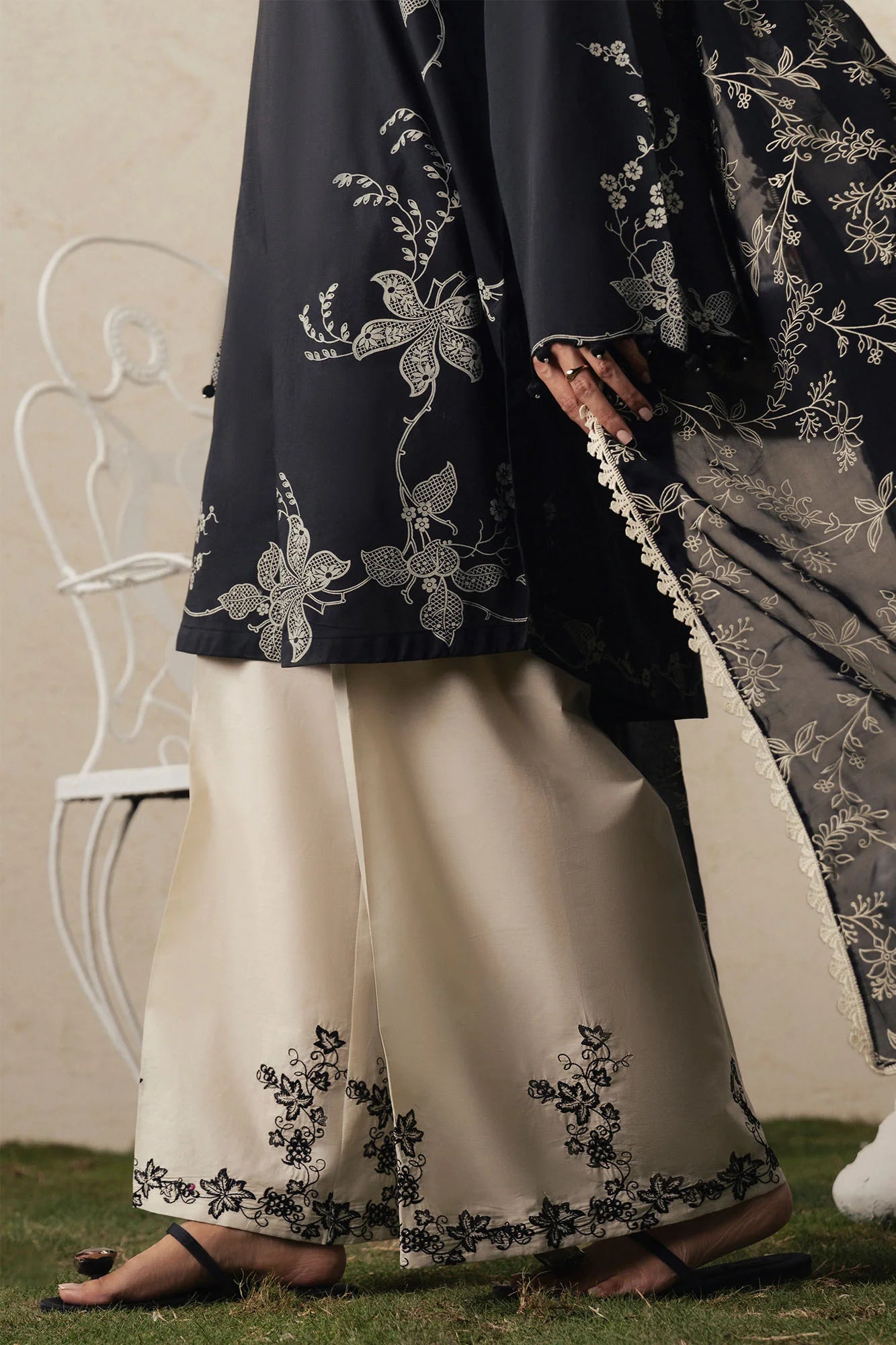 CROSS STITCH PREMIUM CAMBRIC EBONY LACE