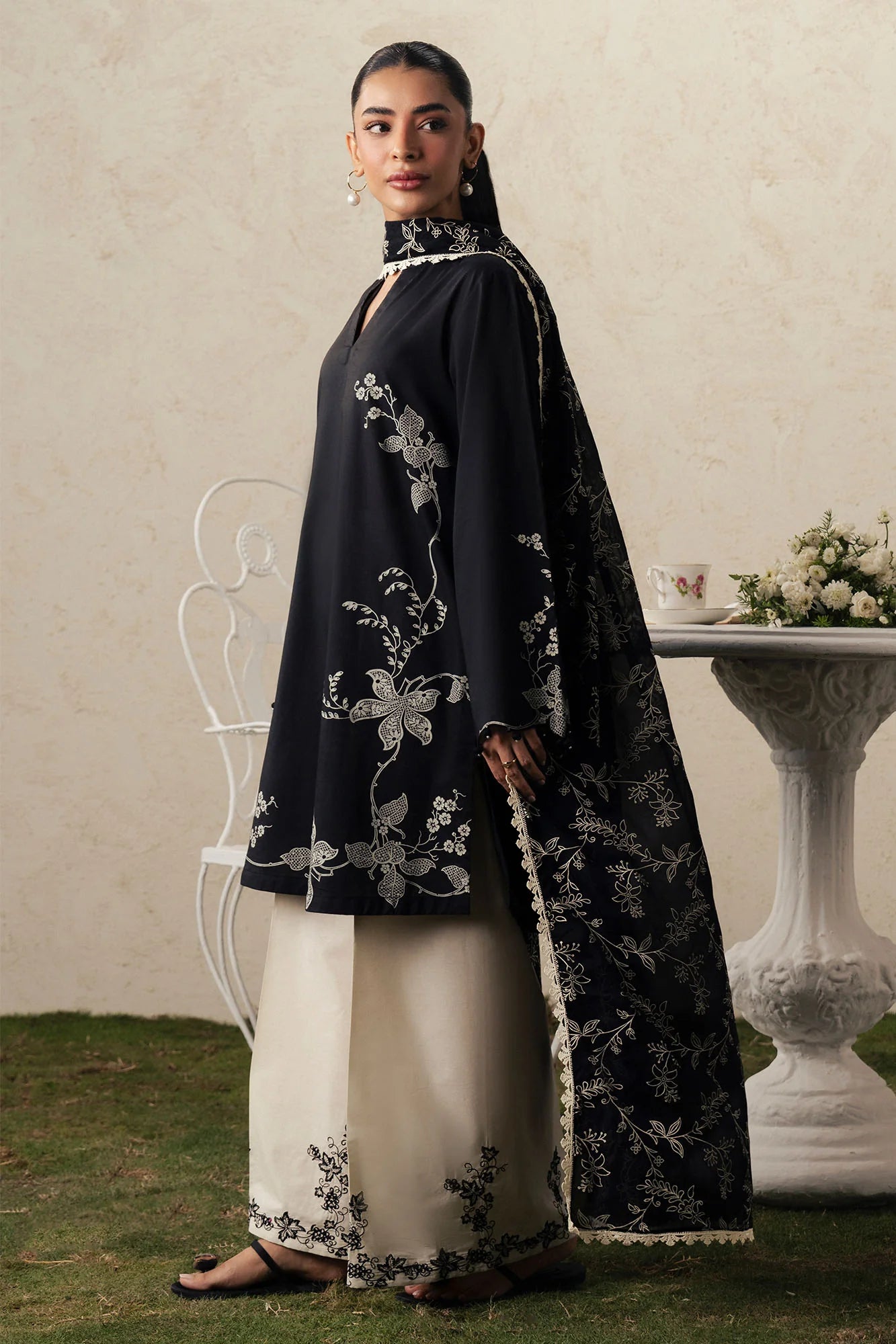 CROSS STITCH PREMIUM CAMBRIC EBONY LACE