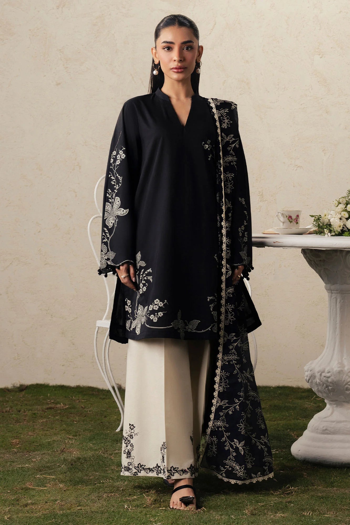 CROSS STITCH PREMIUM CAMBRIC EBONY LACE