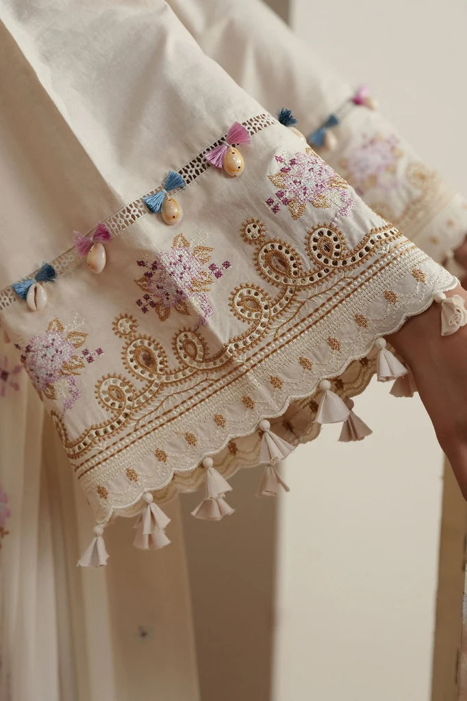 CROSS STITCH IVORY MOSIAC