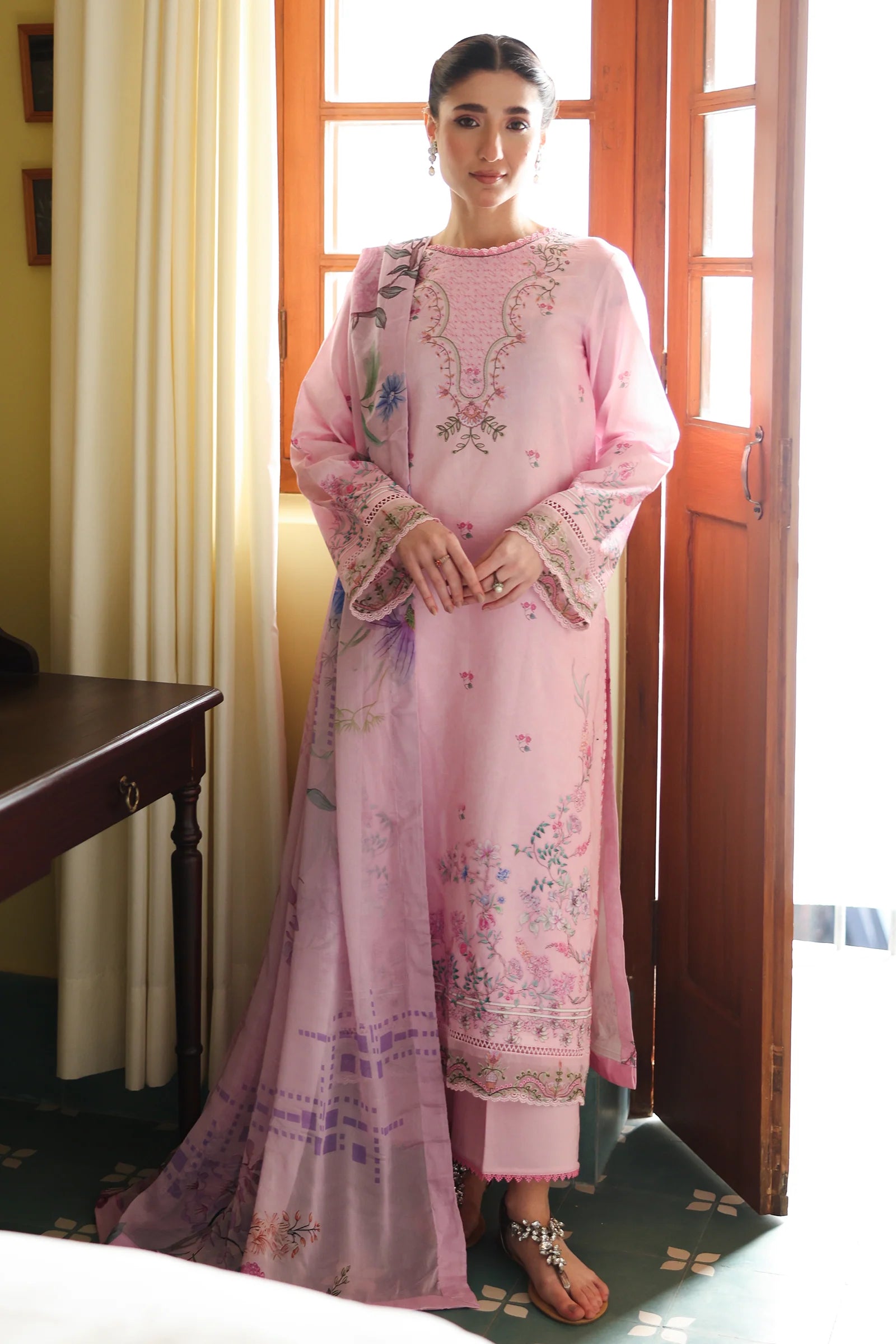 RAAYA BY DOSTI AURA