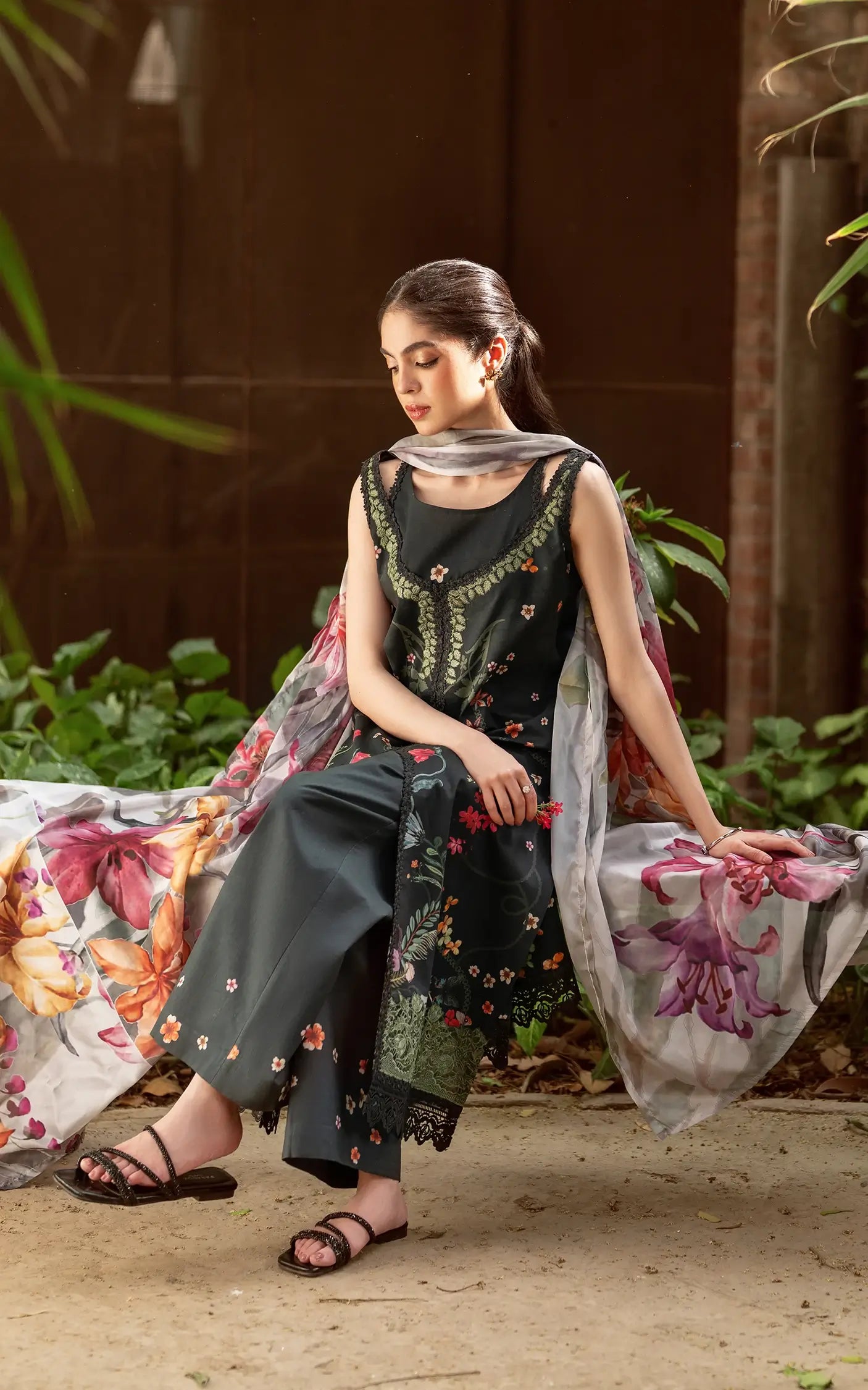 ASIFA NABEEL YAKIN YKL25-11