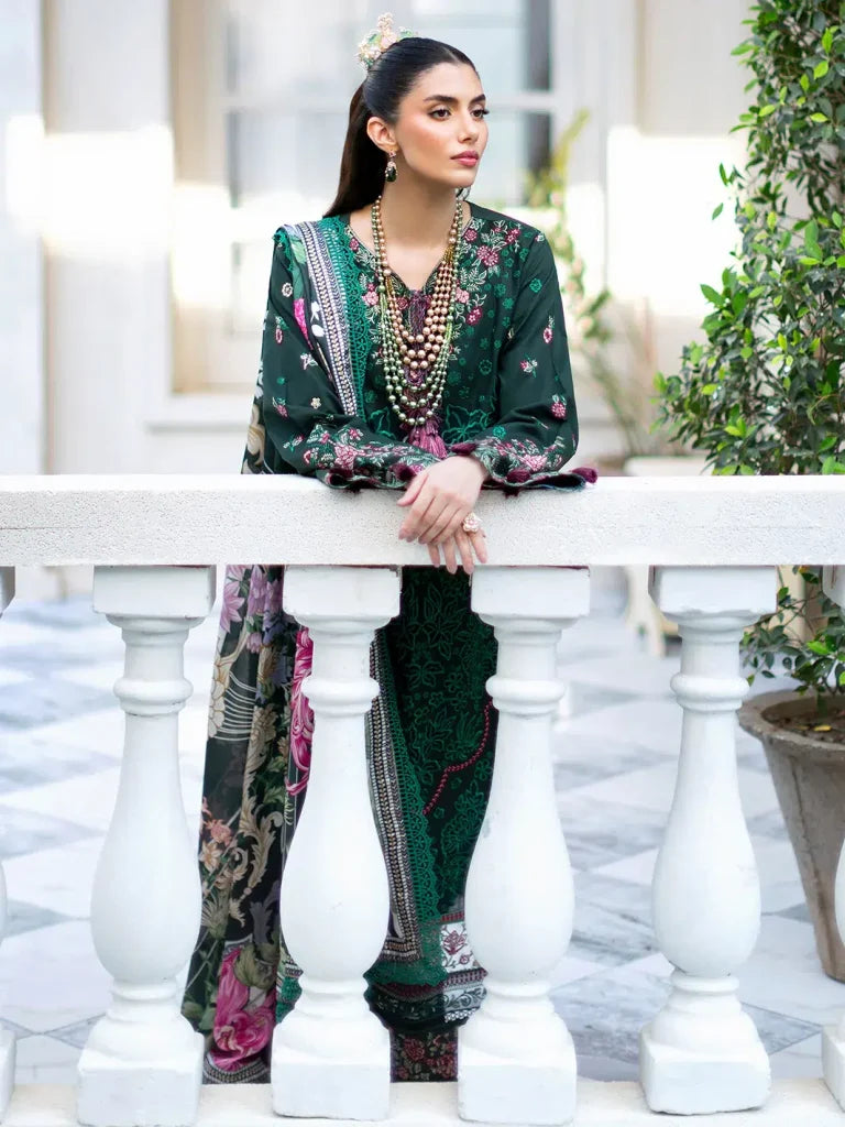 MAHNUR SOPHIE ZOYA