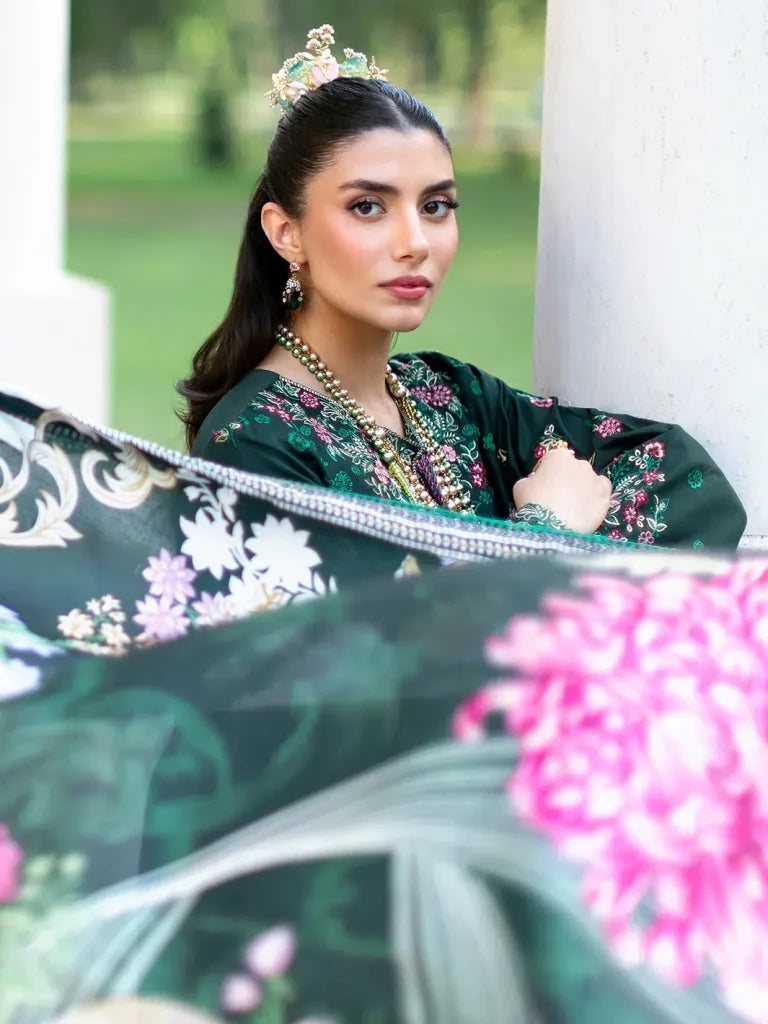 MAHNUR SOPHIE ZOYA