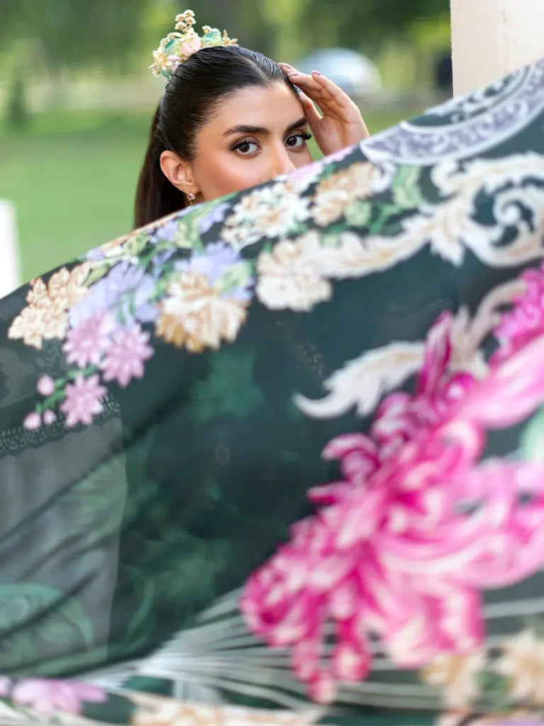 MAHNUR SOPHIE ZOYA