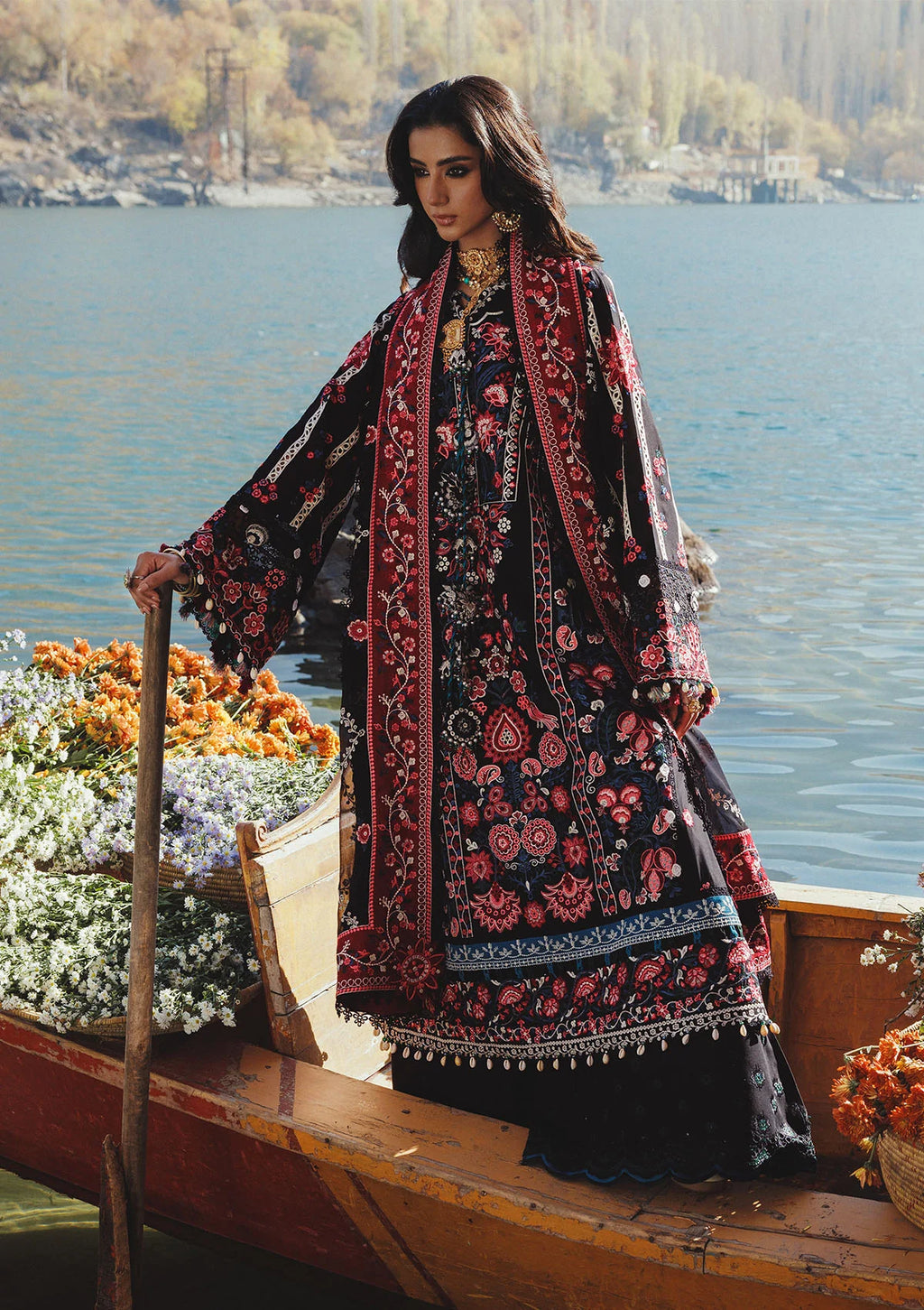 AIK LAWN  NAGAR D-01