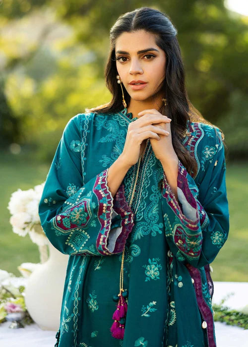 SADAF FAWAD SIRAA D-8B