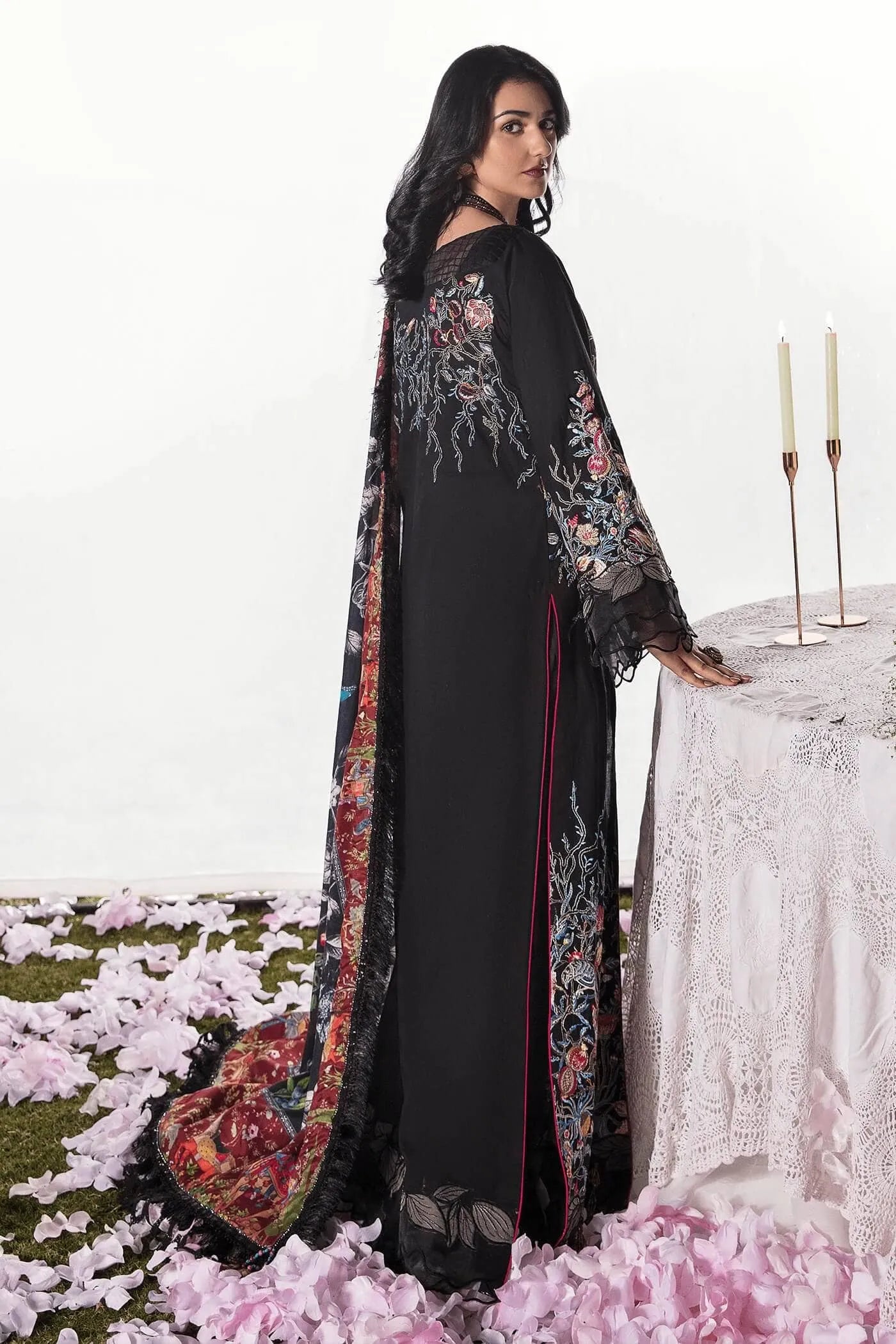 ENCHANTED NILOFER