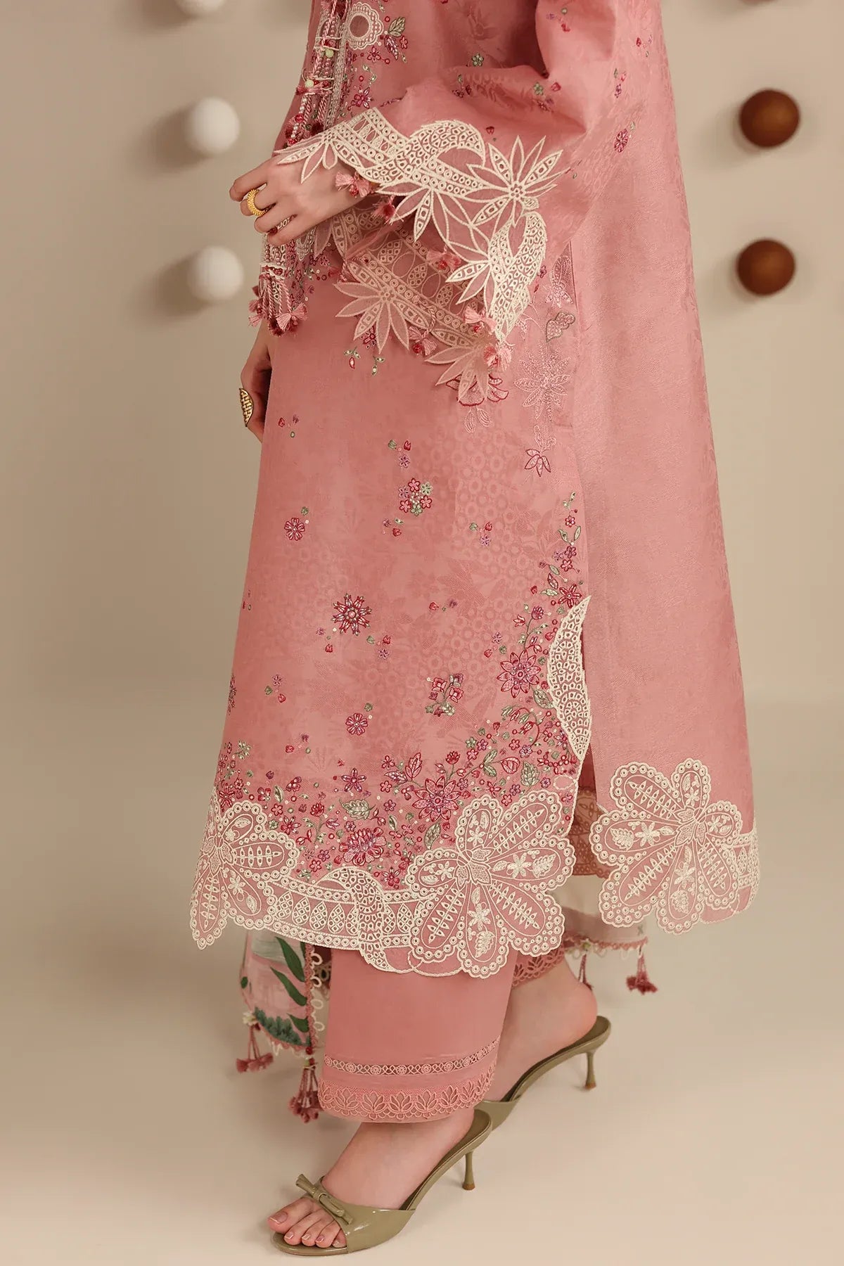 JAZMIN IRIS LUXURY LAWN IL26-D04