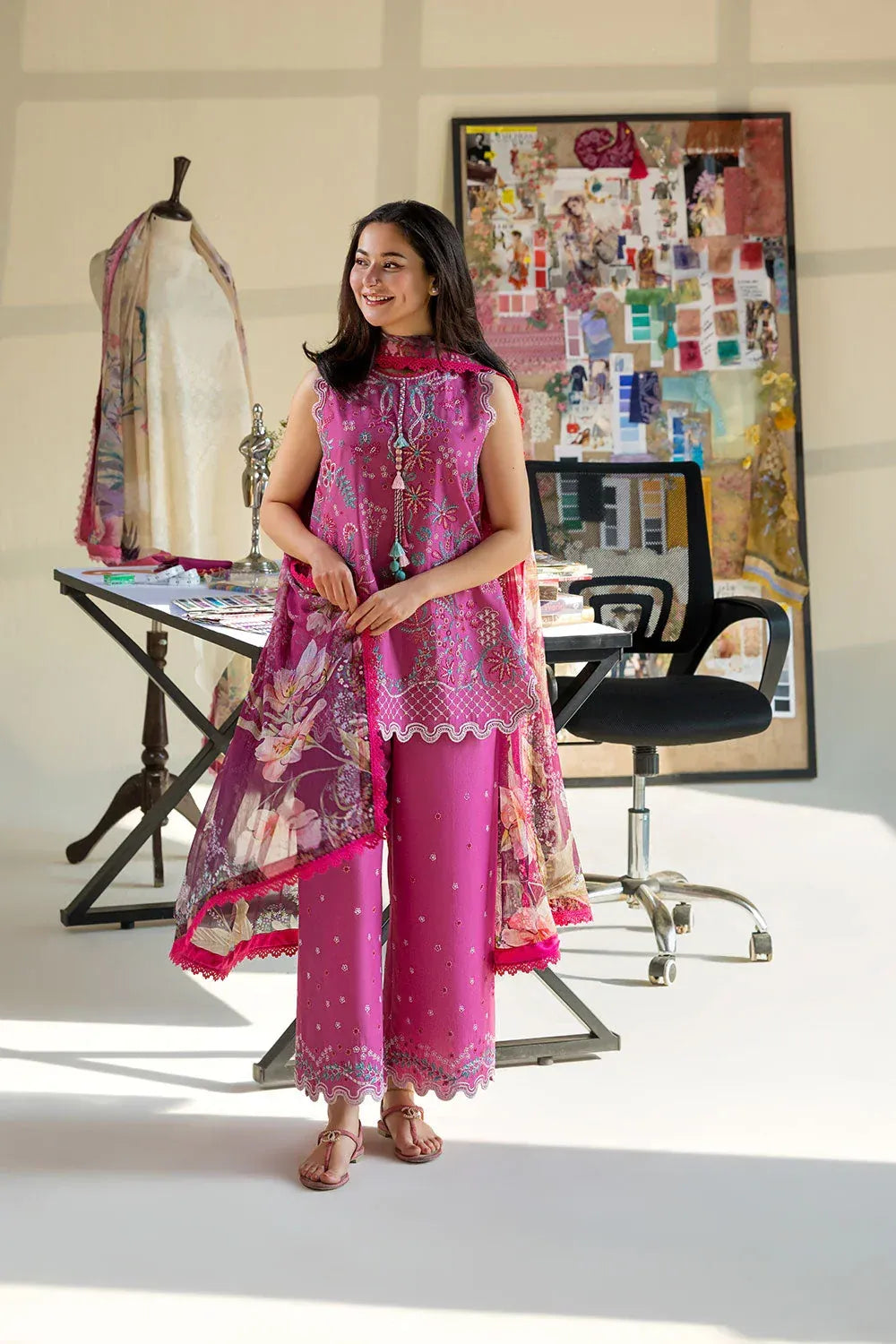 STITCHED BY CC SOBIA NAZIR VITAL VT26-7B 3PC ( SLEVELESS )