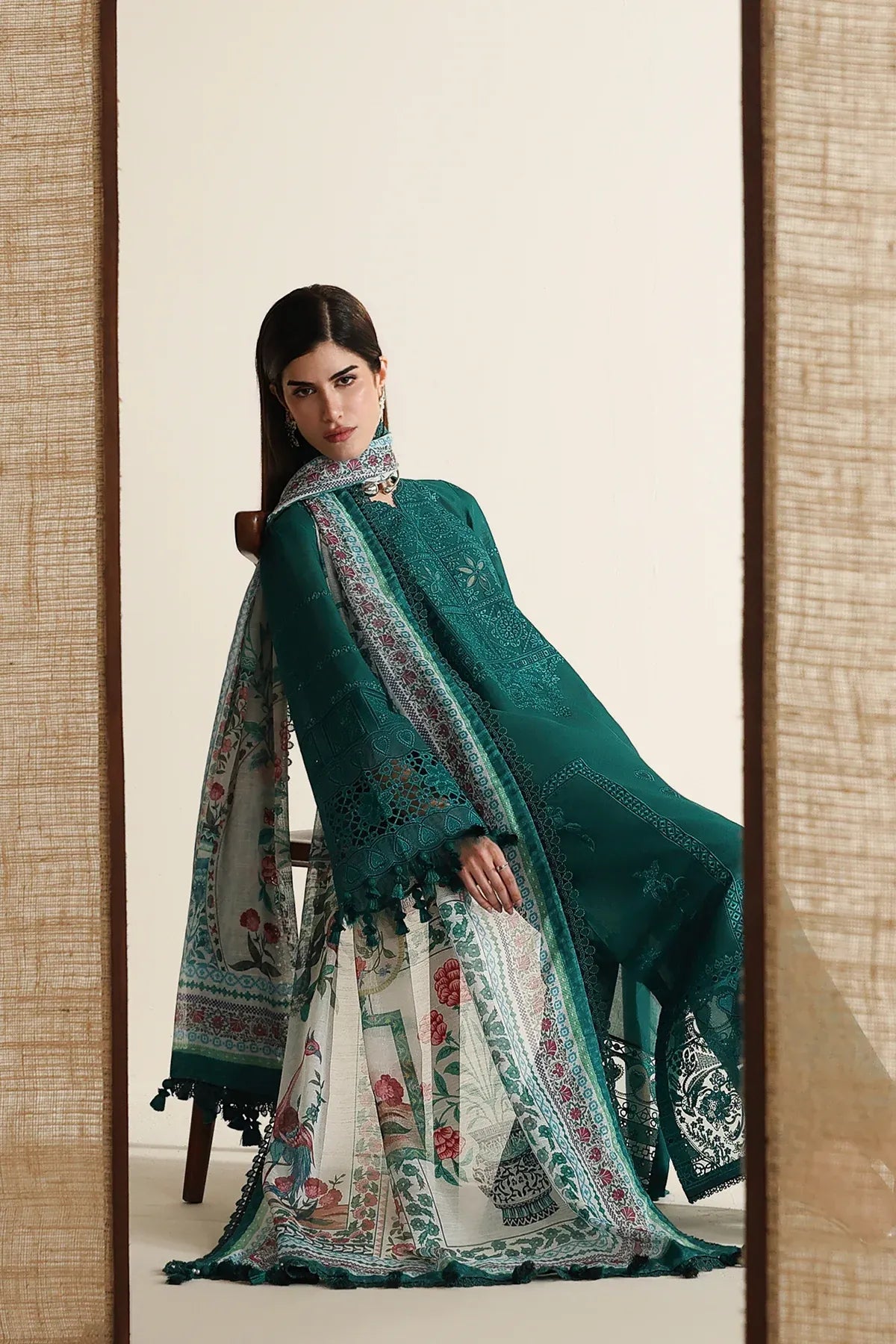 JAZMIN IRIS LUXURY LAWN IL26-D03