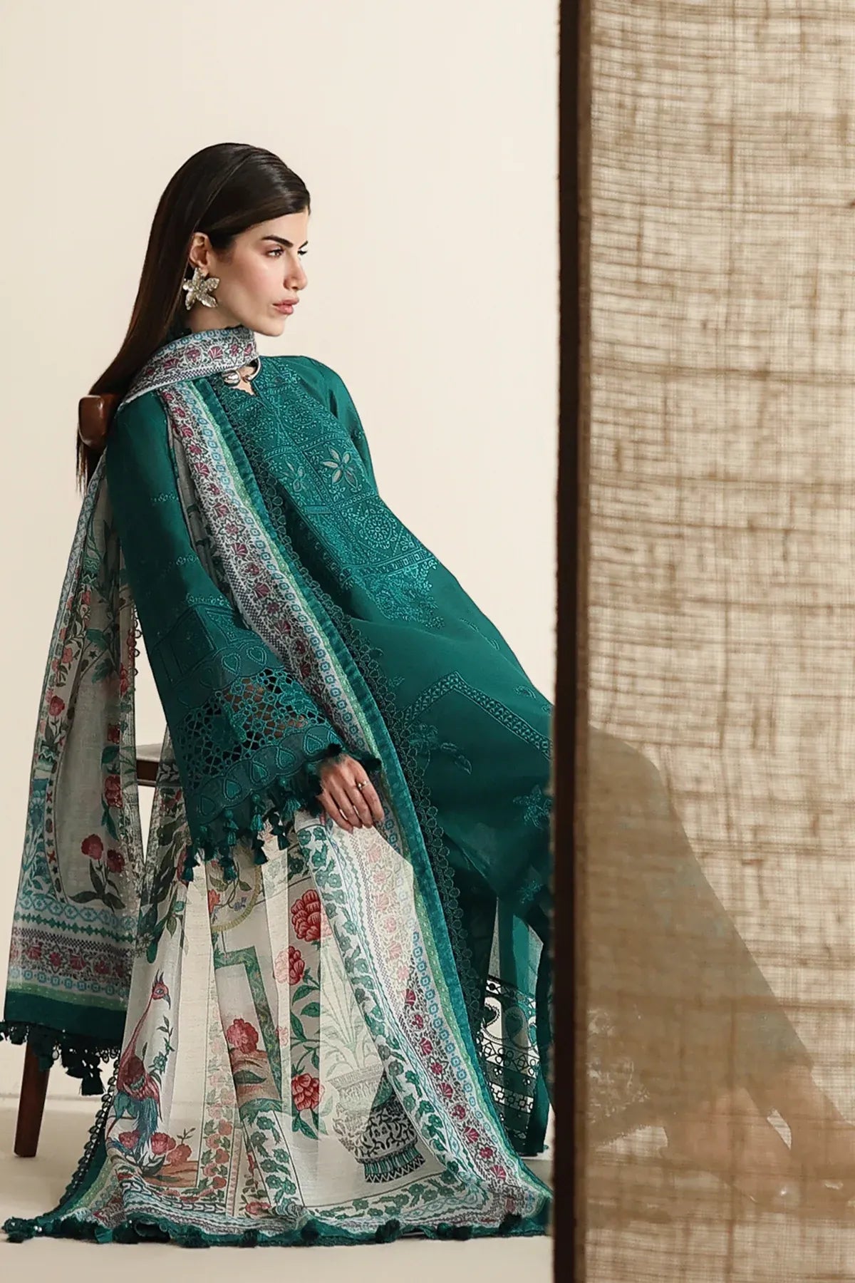 JAZMIN IRIS LUXURY LAWN IL26-D03