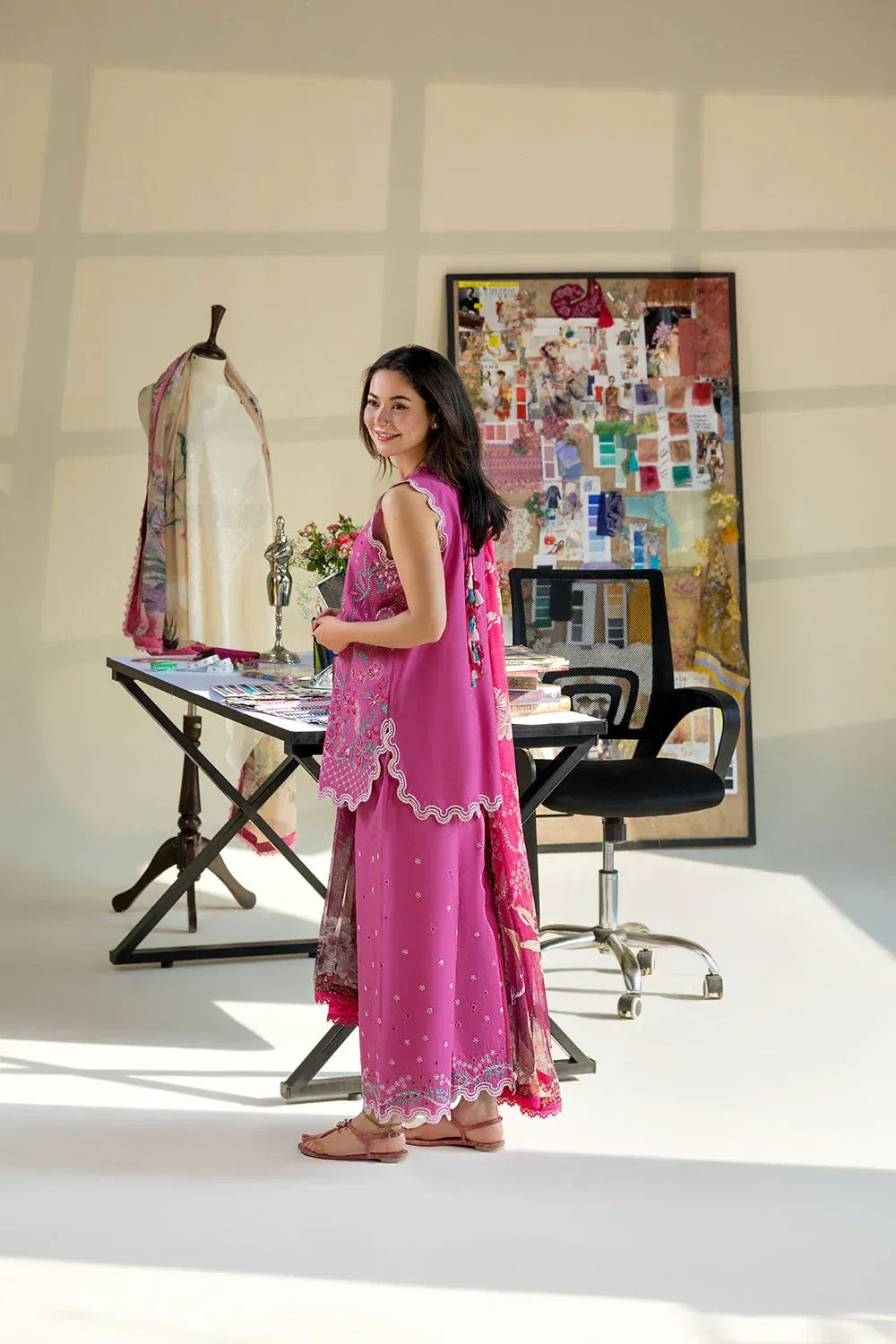 STITCHED BY CC SOBIA NAZIR VITAL VT26-7B 3PC ( SLEVELESS )