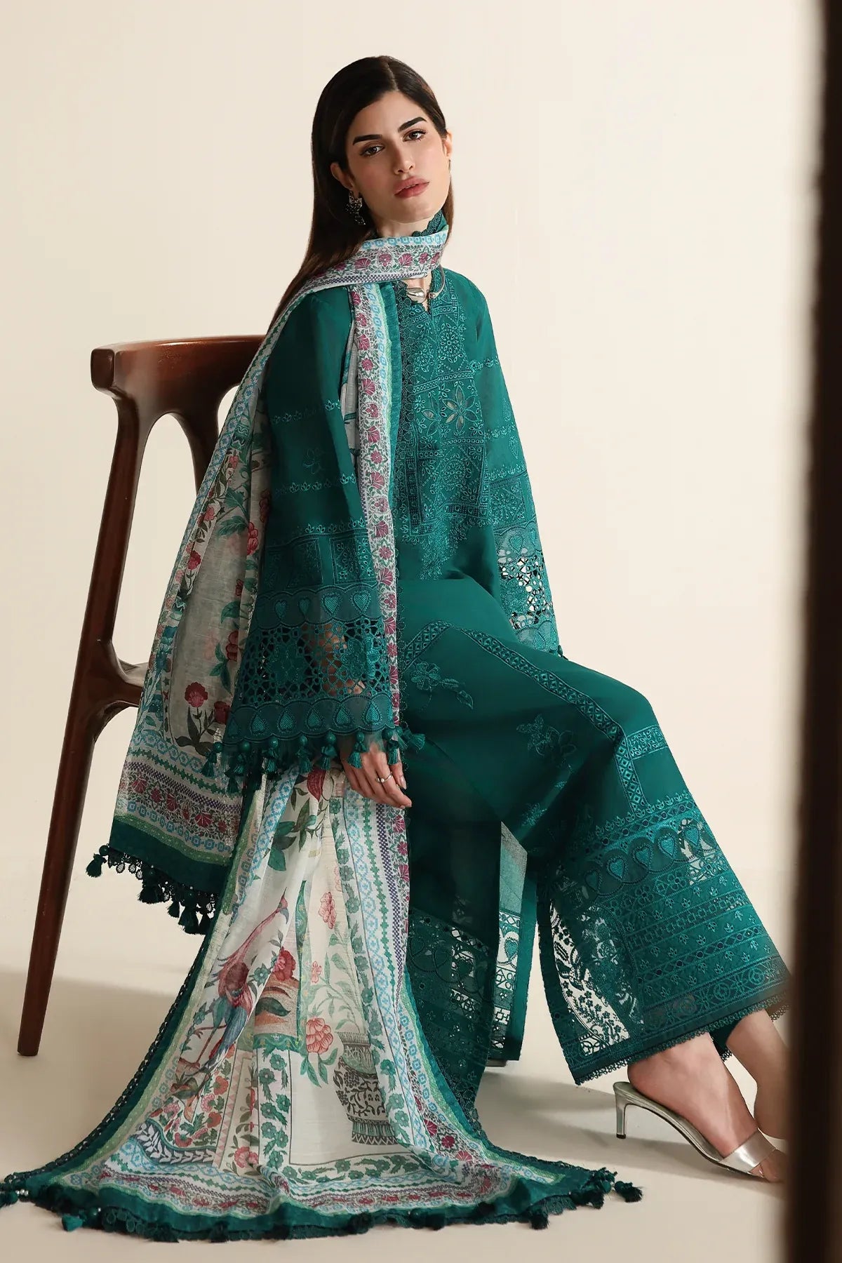 JAZMIN IRIS LUXURY LAWN IL26-D03