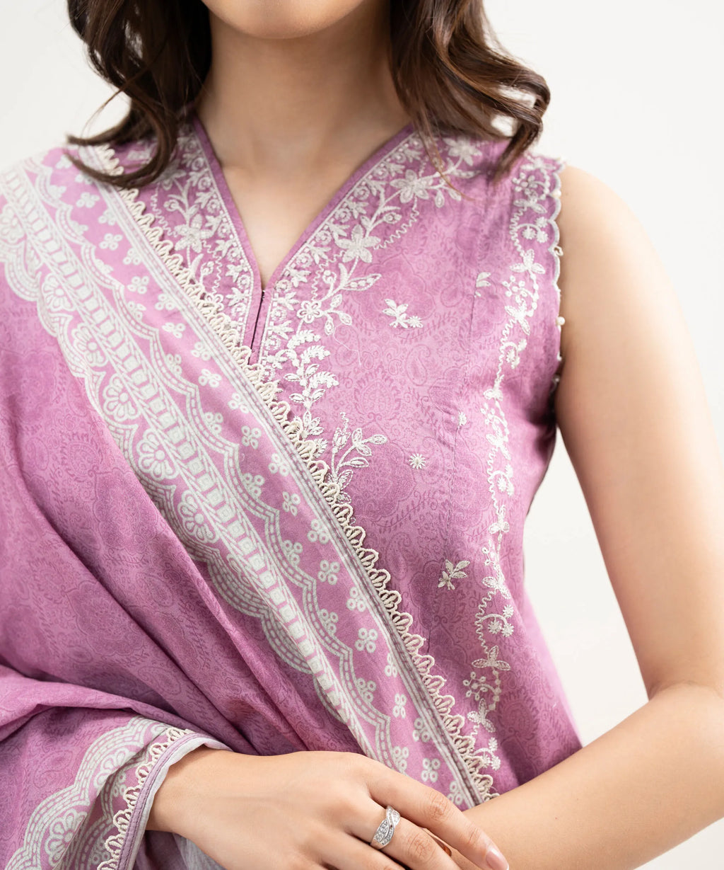 SAPPHIRE PRINTED LAWN U3PE-SGS26V2-7 3PC