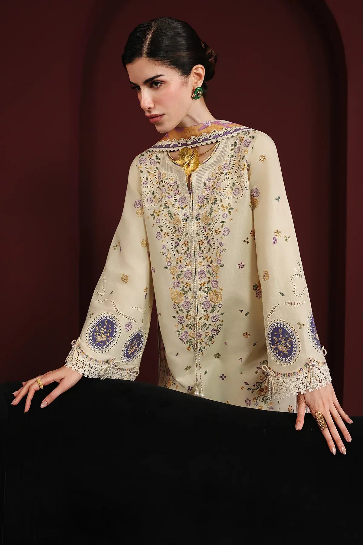 JAZMIN IRIS LUXURY LAWN IL26-D01