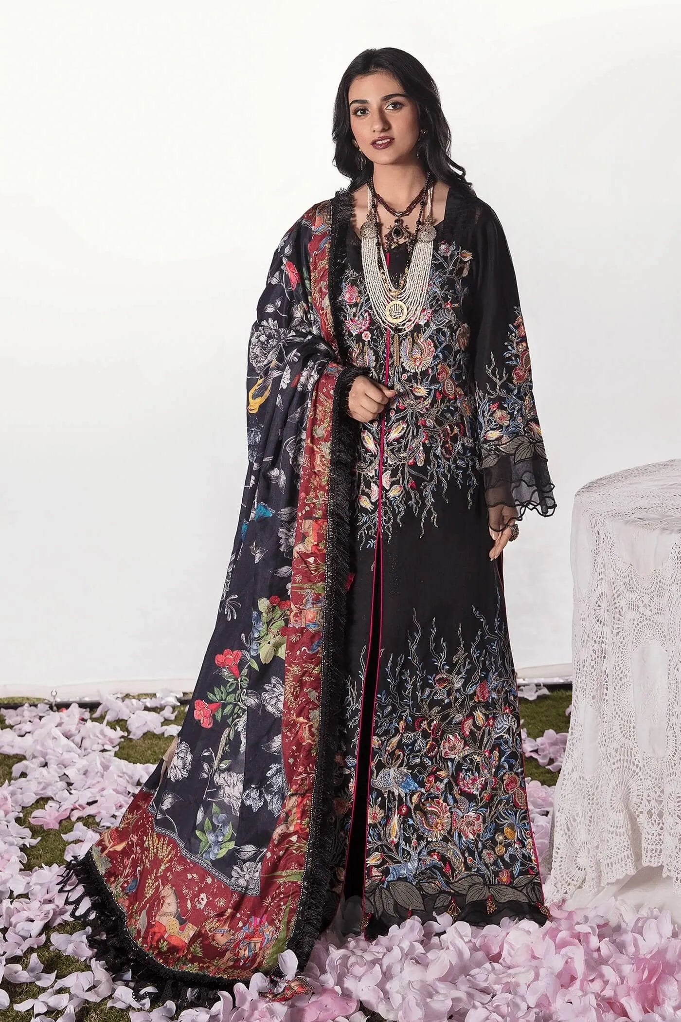 ENCHANTED NILOFER