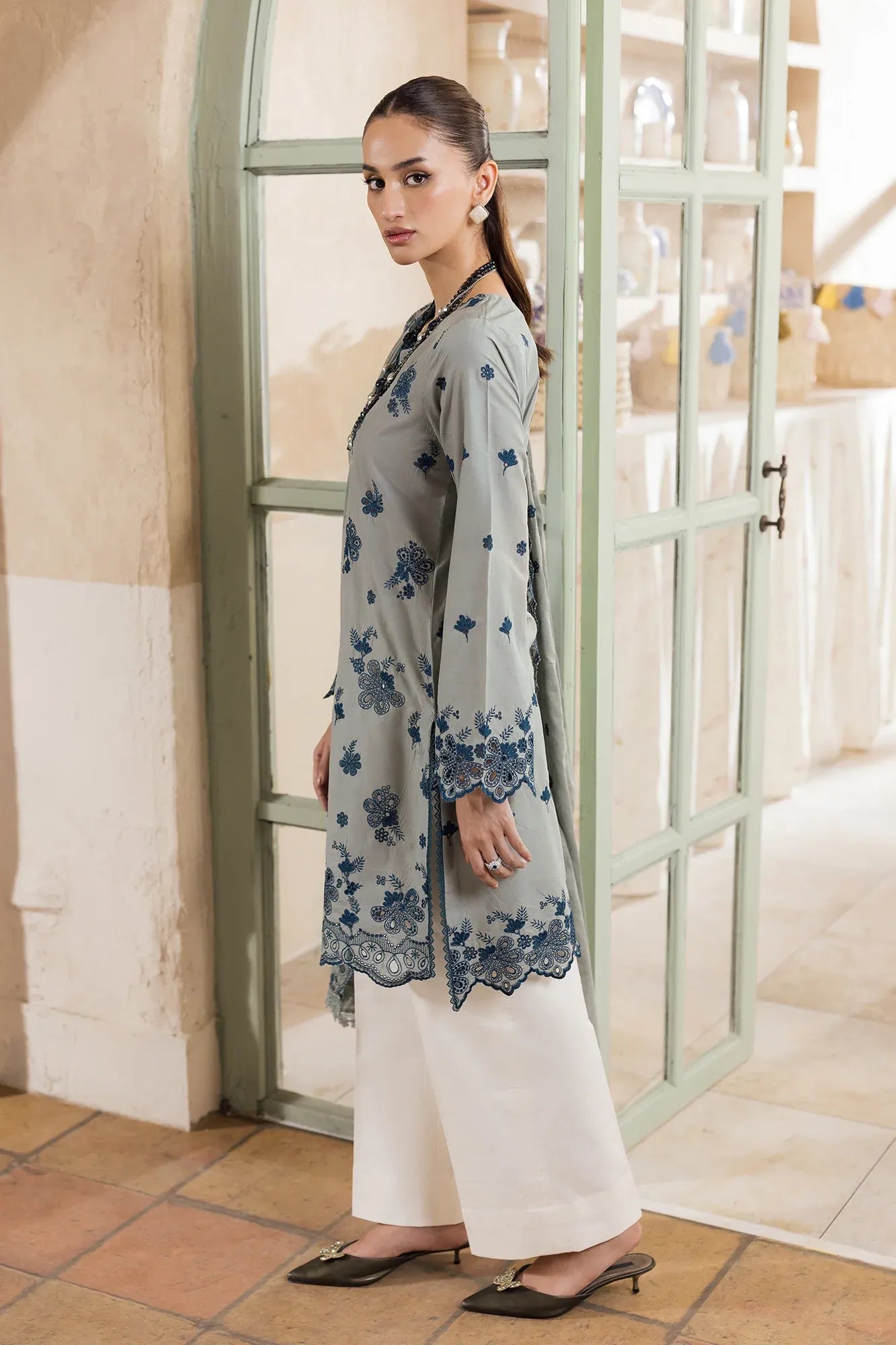 RAJBARI NISSA SUMMER CHIKANKARI D-10