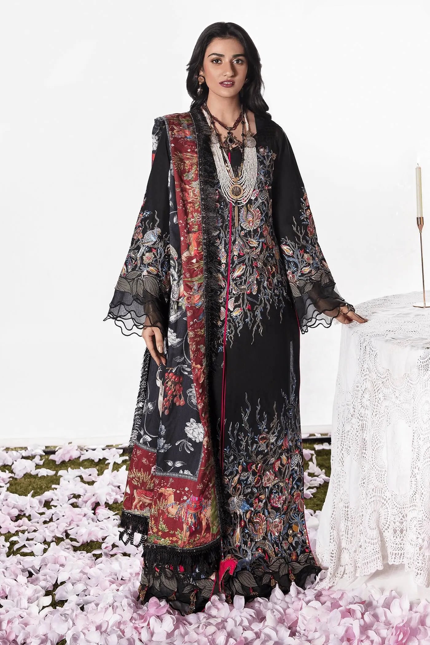 ENCHANTED NILOFER