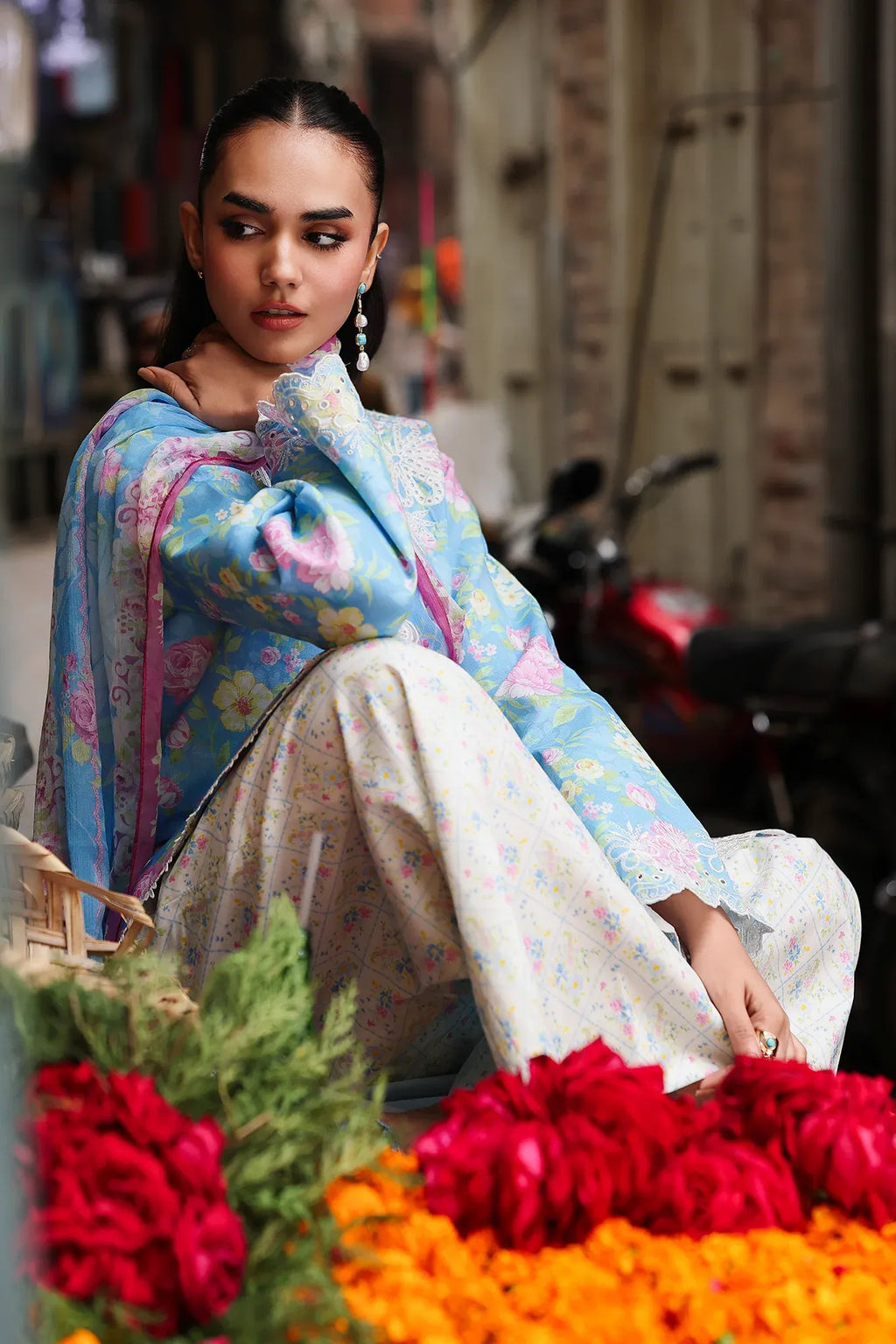 RAJBARI NISSA FLORAL SYMPHONY D-02