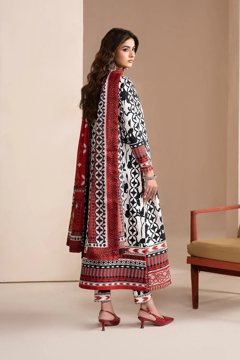 MARYUM N MARIA EMBROIDERED PRINT LAWN VEENA
