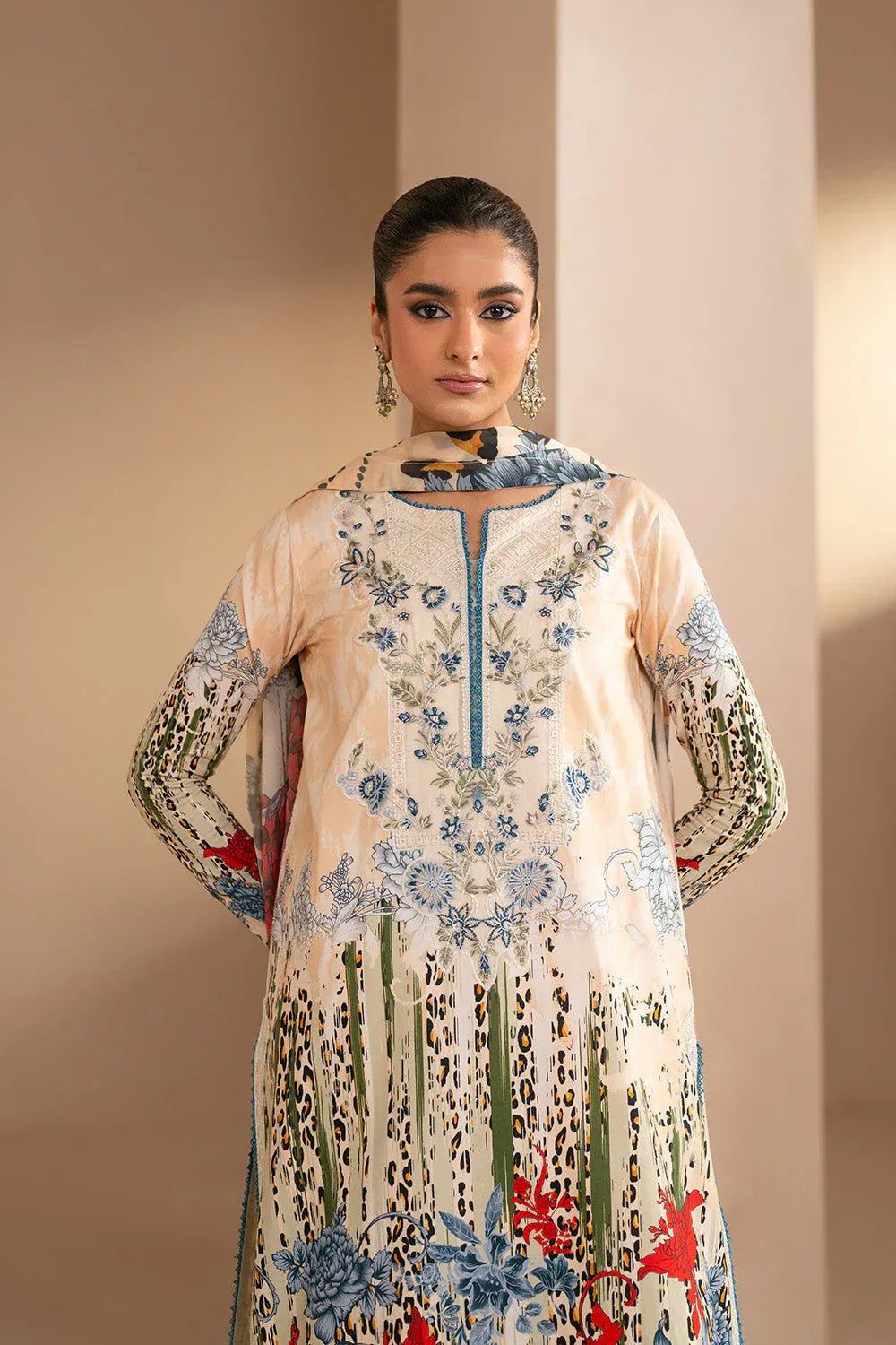 MARYUM N MARIA EMBROIDERED PRINT LAWN VINITA