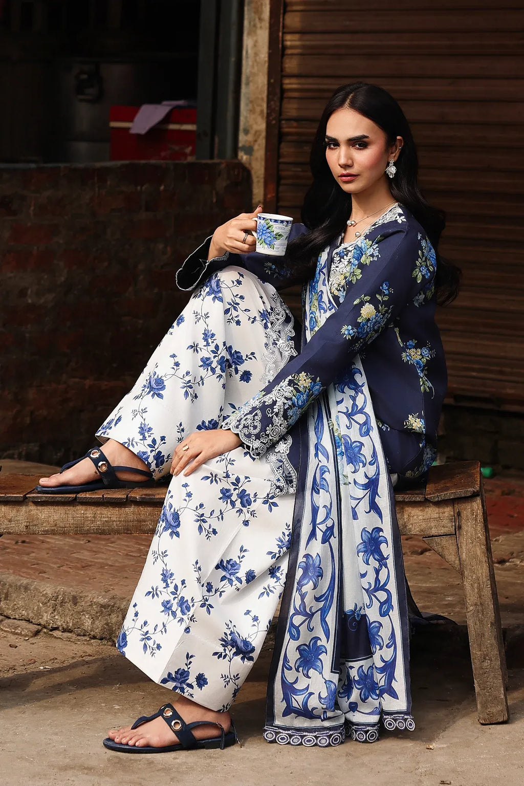 RAJBARI NISSA FLORAL SYMPHONY D-05