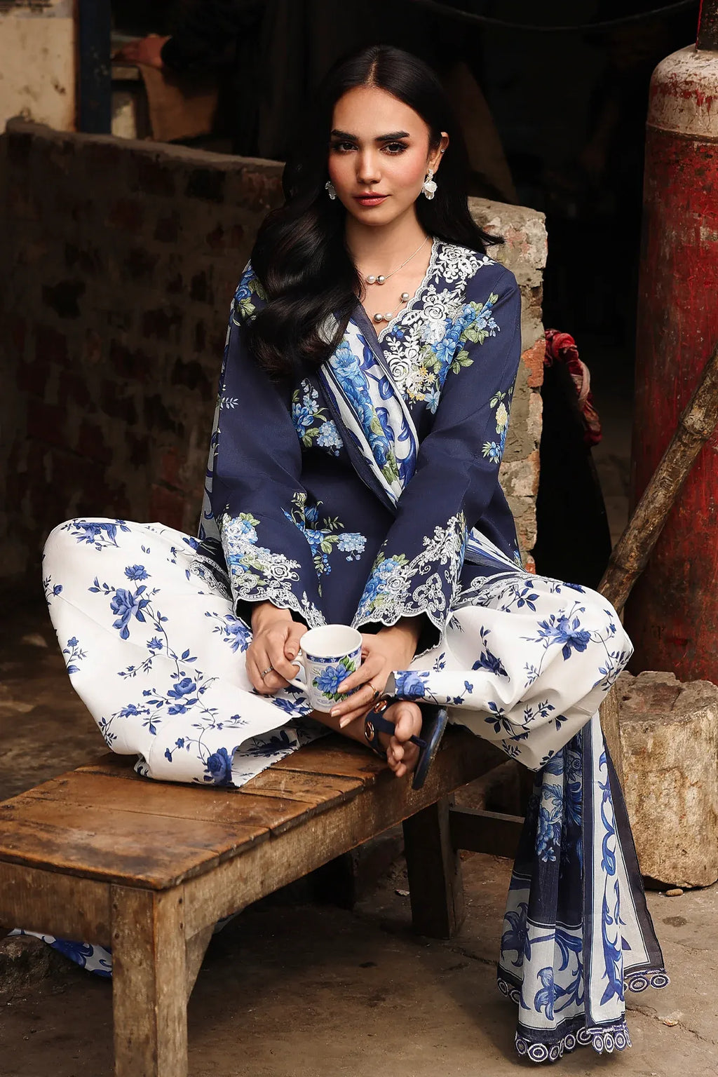 RAJBARI NISSA FLORAL SYMPHONY D-05