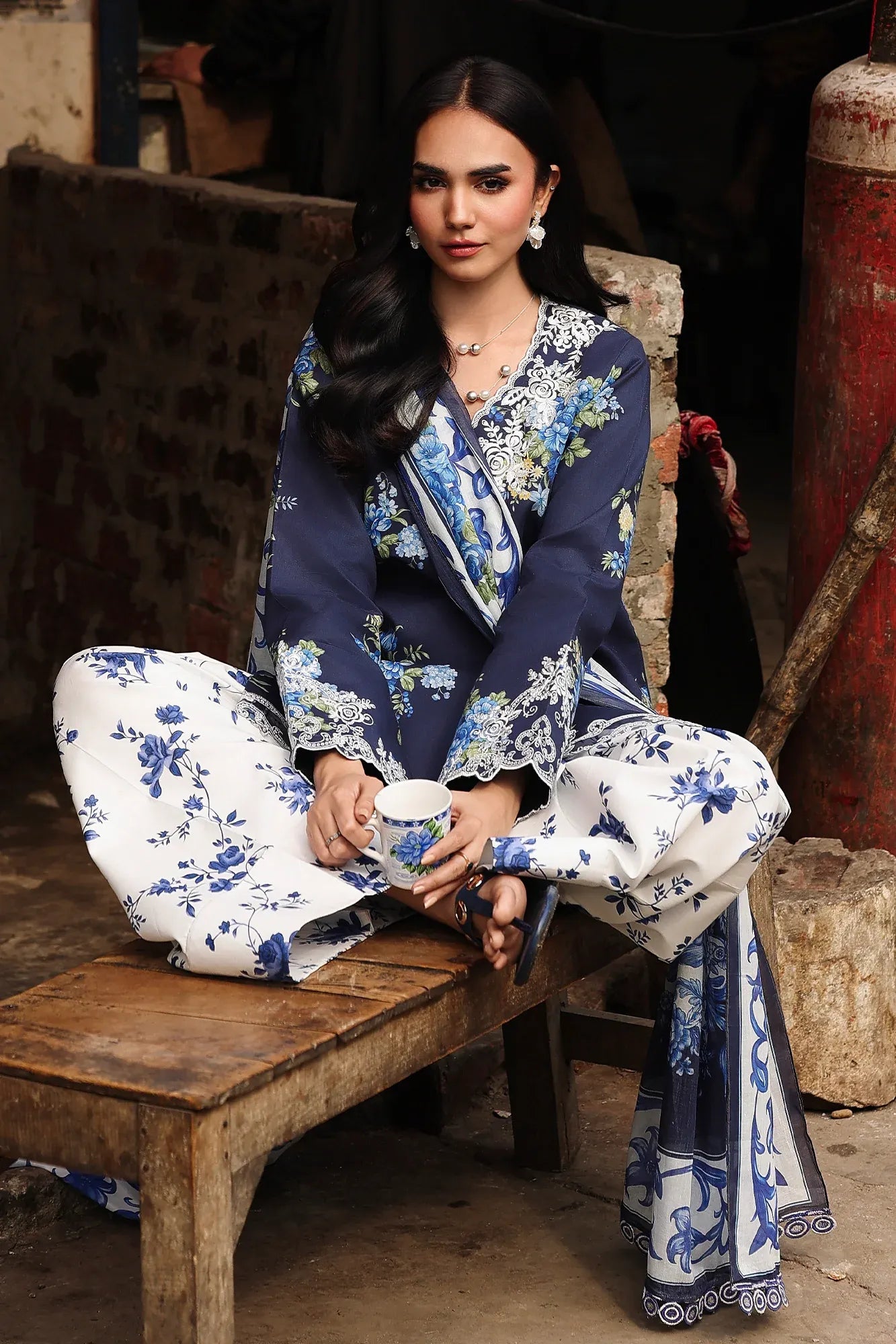 RAJBARI NISSA FLORAL SYMPHONY D-05