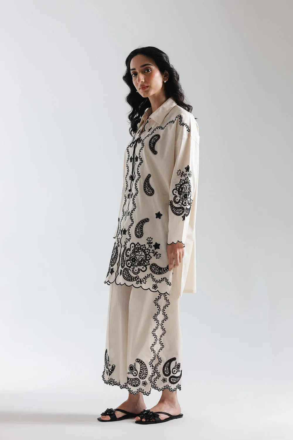 ETHNIC E7686-102-002 2PC