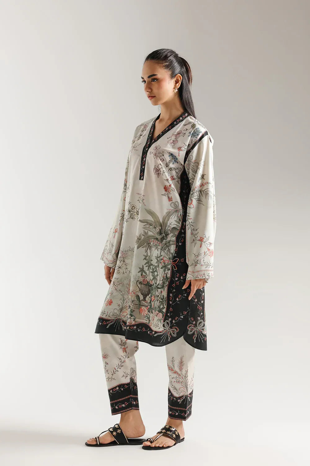 E8025-102-005 2PC ETHNIC