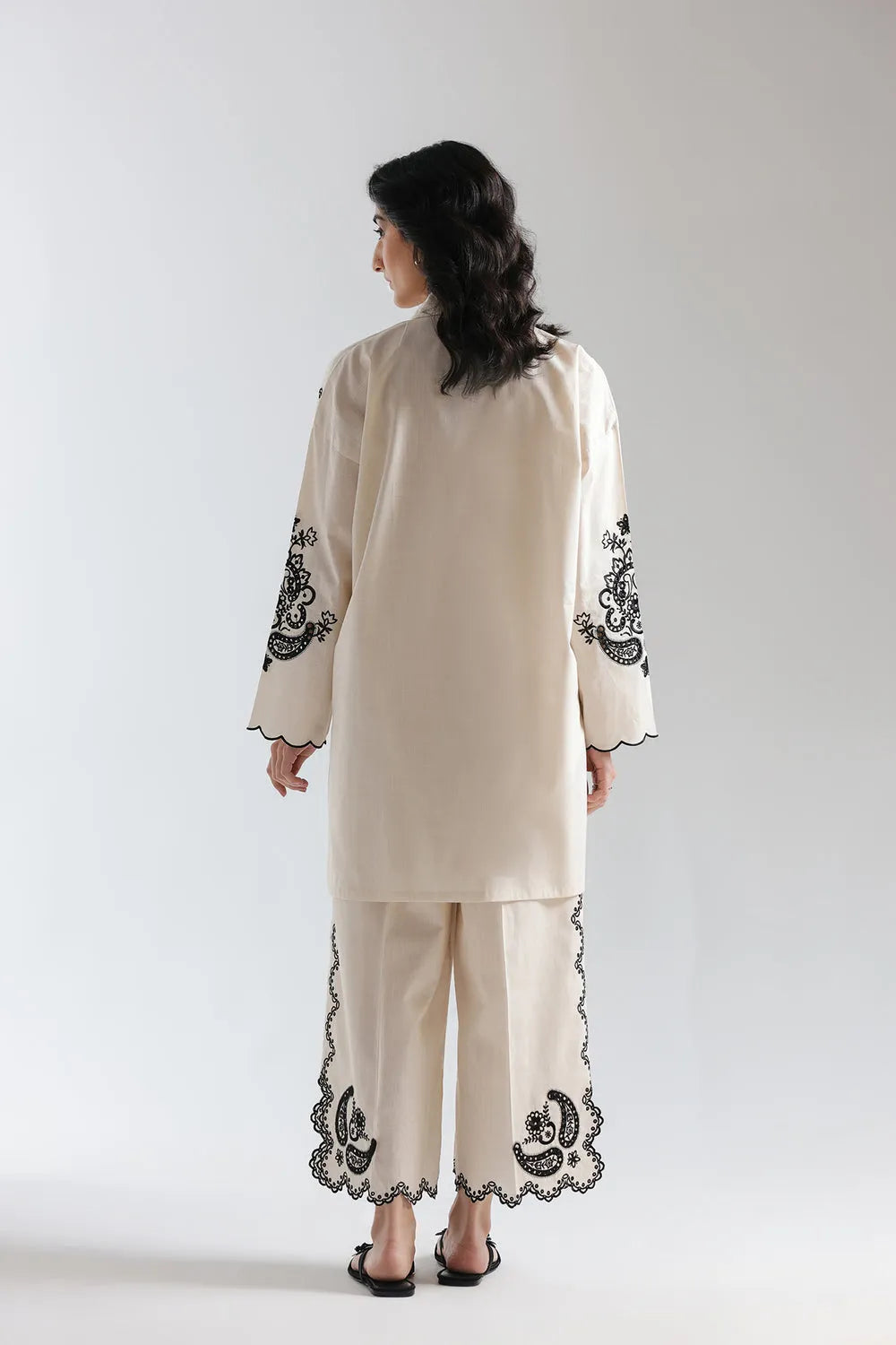 ETHNIC E7686-102-002 2PC