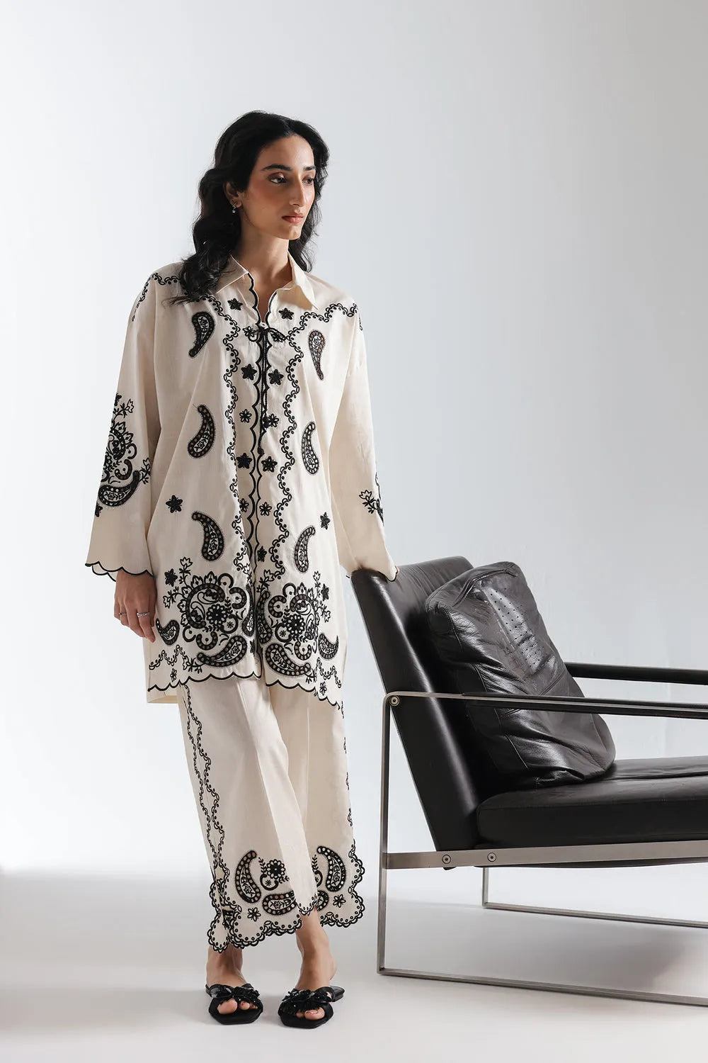 ETHNIC E7686-102-002 2PC