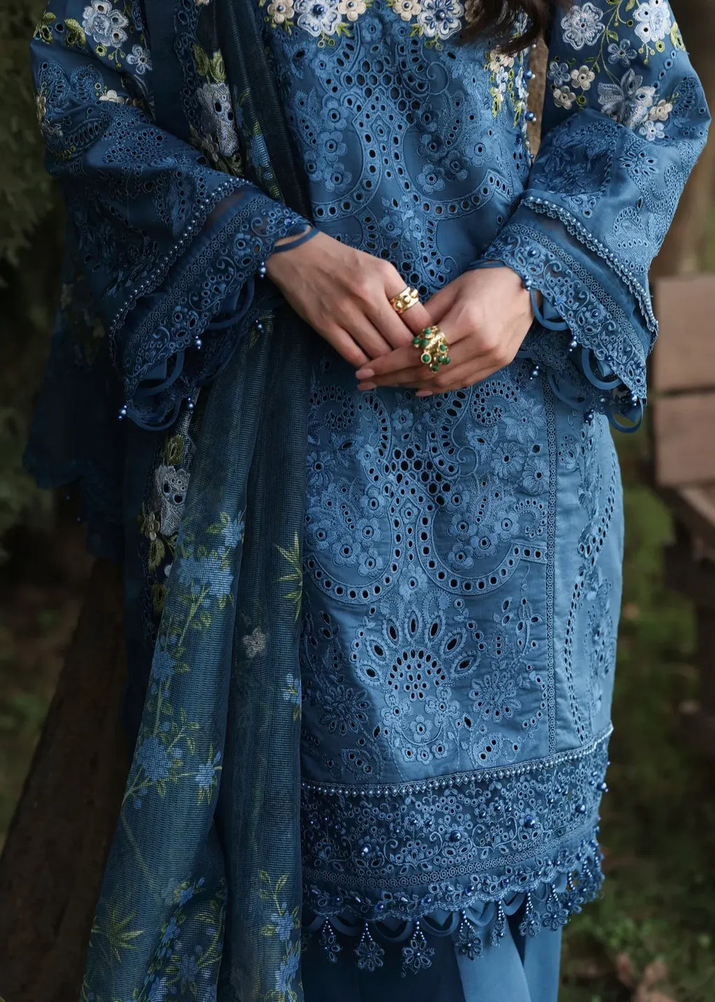 SARDINIA TALES OF PETALS BLUE BLOSSOMS